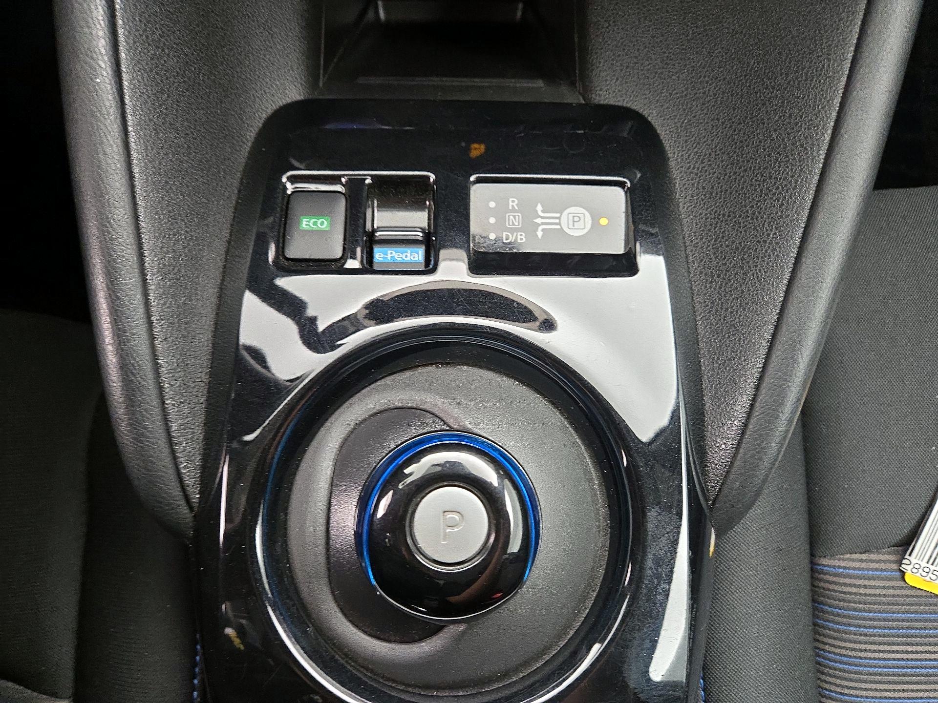 Thumbnail: 2023 Nissan Leaf - 18