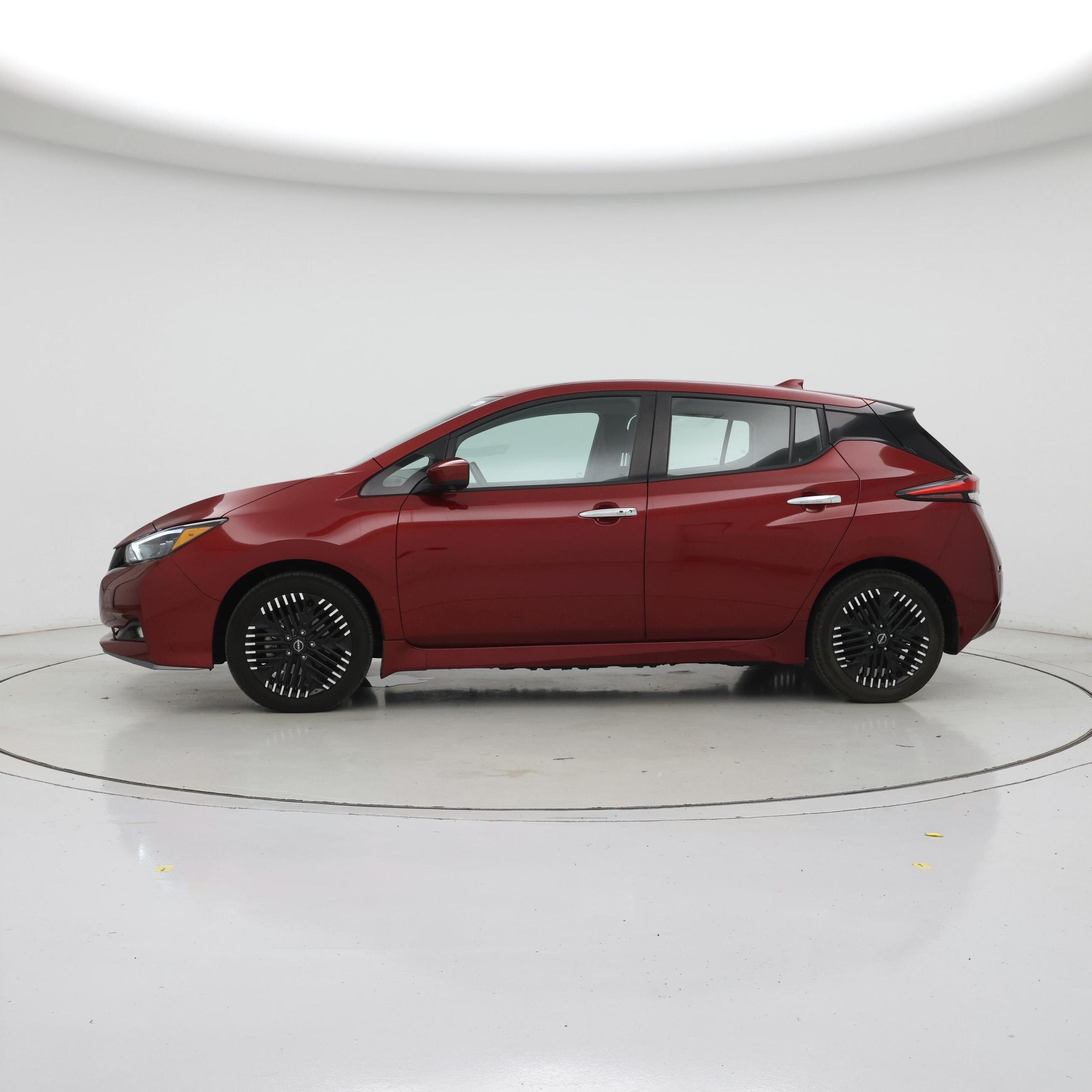 Thumbnail: 2023 Nissan Leaf - 3
