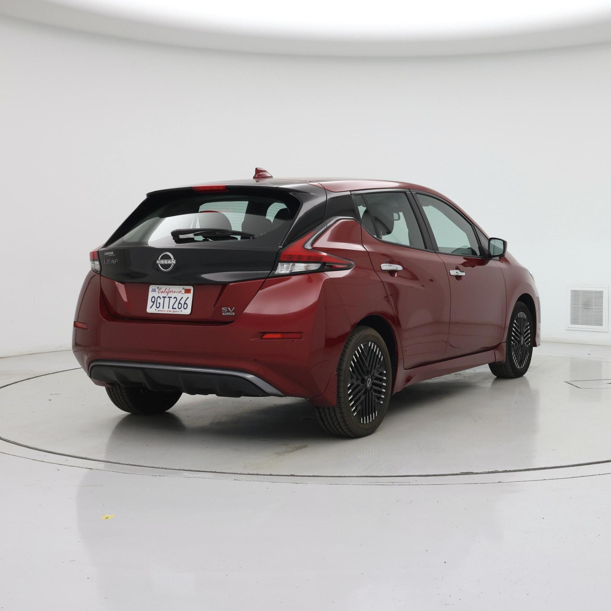 Thumbnail: 2023 Nissan Leaf - 8