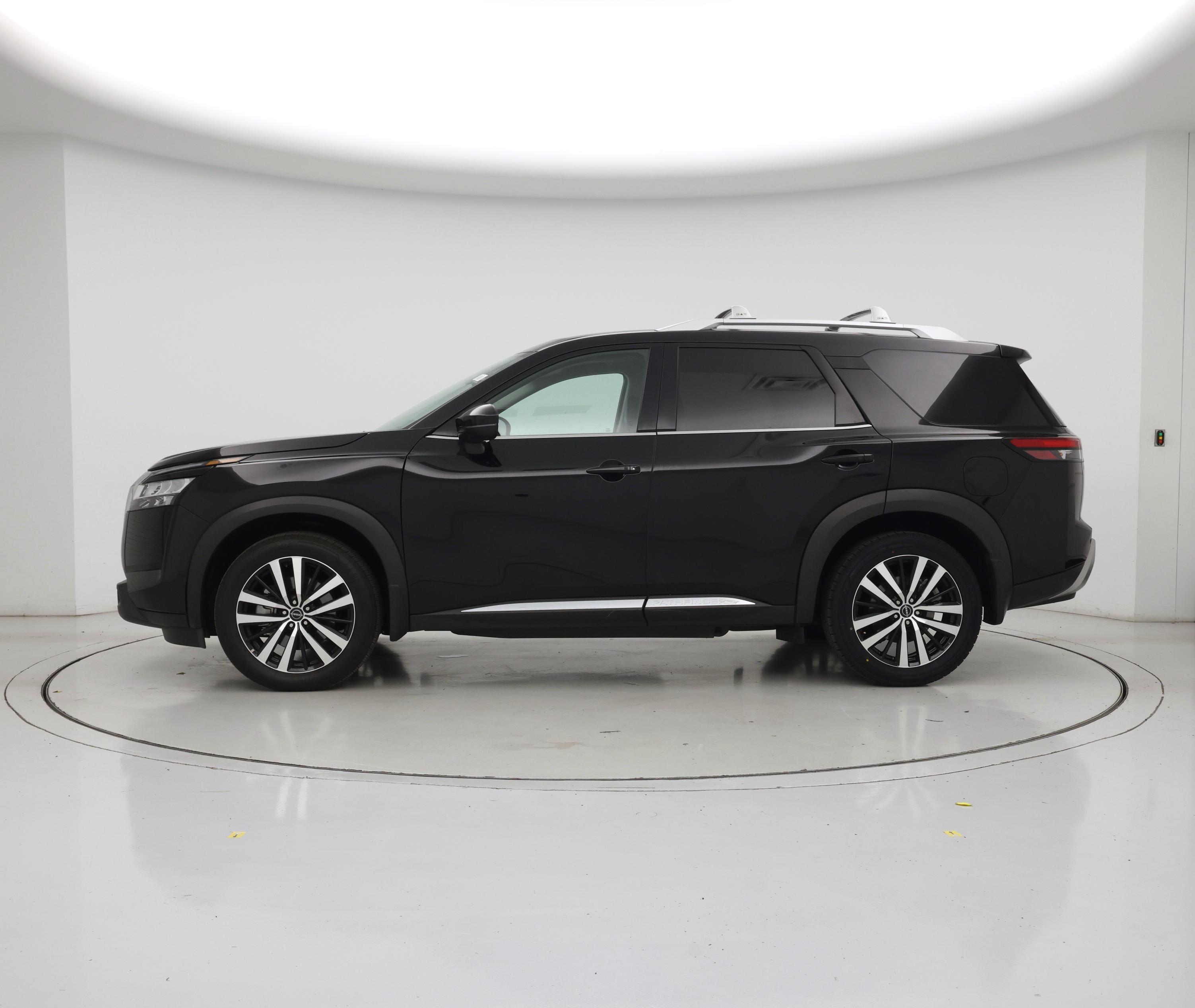 Thumbnail: 2024 Nissan Pathfinder - 3
