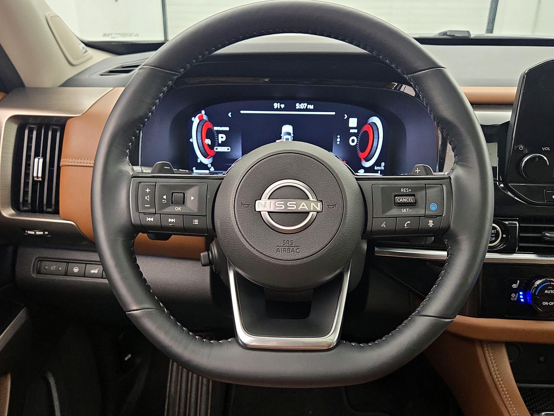 Thumbnail: 2023 Nissan Pathfinder - 10