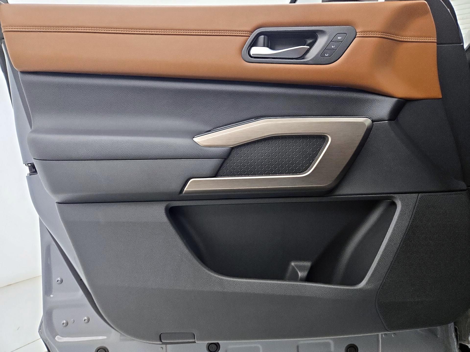 Thumbnail: 2023 Nissan Pathfinder - 12