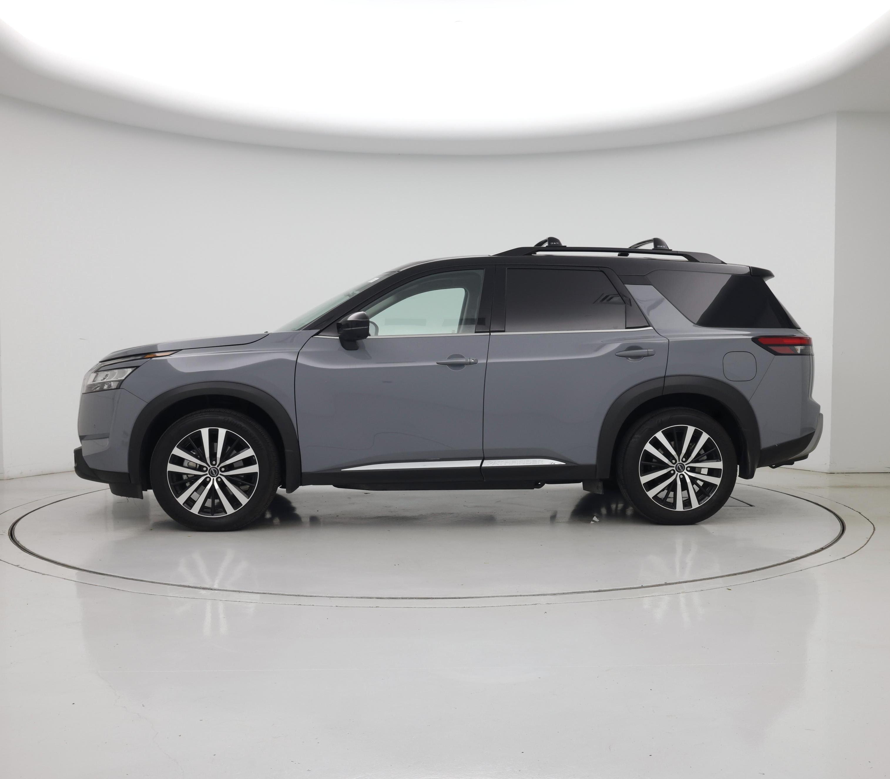 Thumbnail: 2023 Nissan Pathfinder - 3