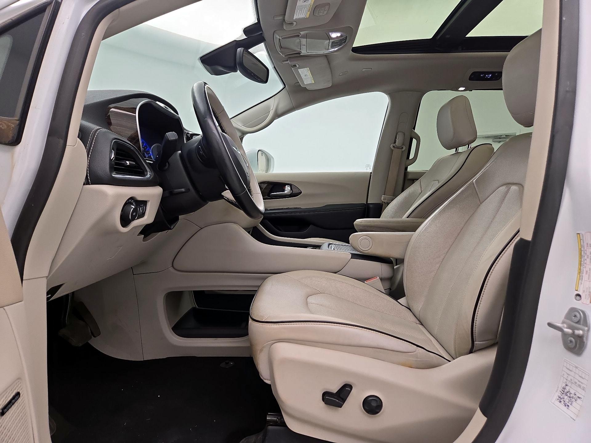 Thumbnail: 2021 Chrysler Pacifica - 11