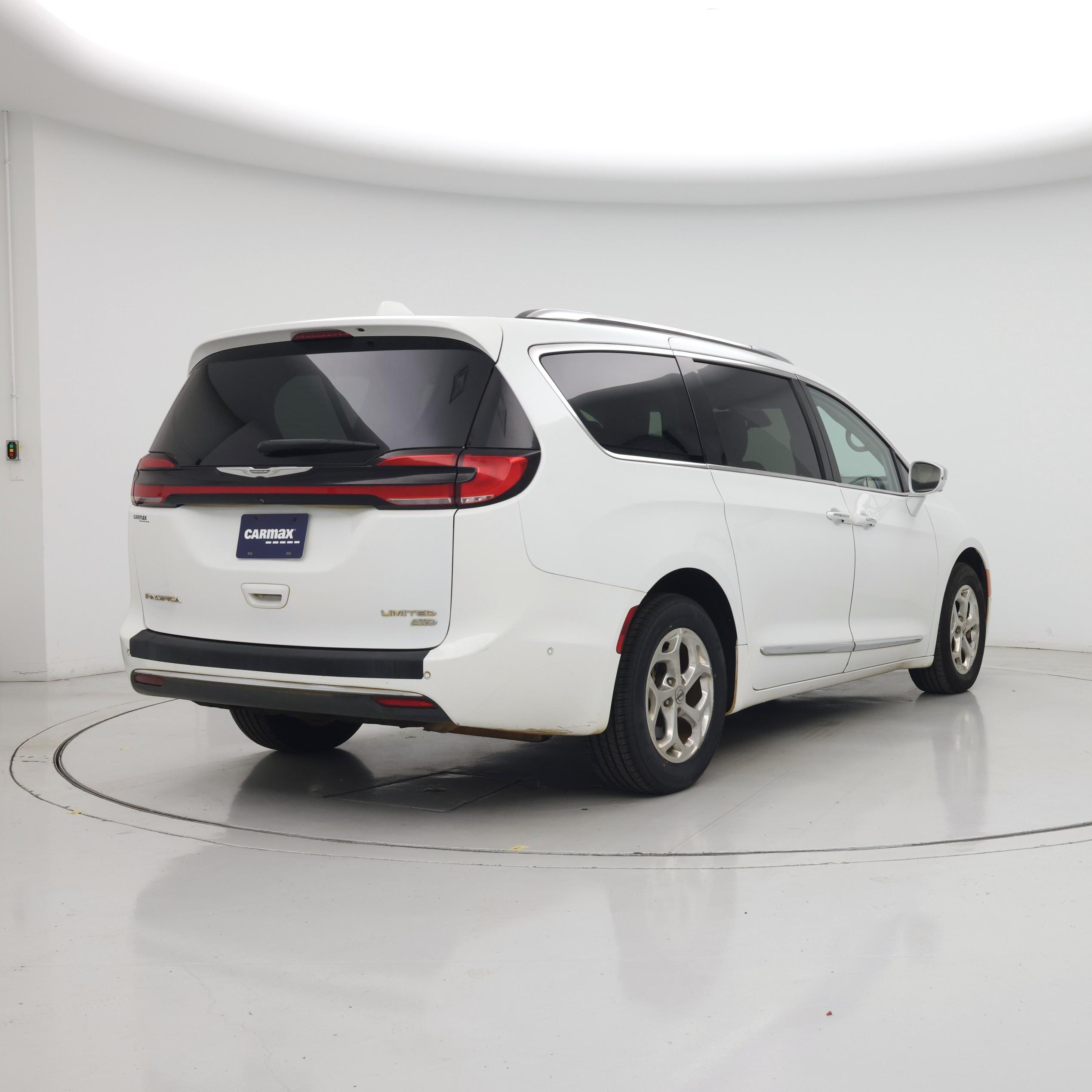 Thumbnail: 2021 Chrysler Pacifica - 8