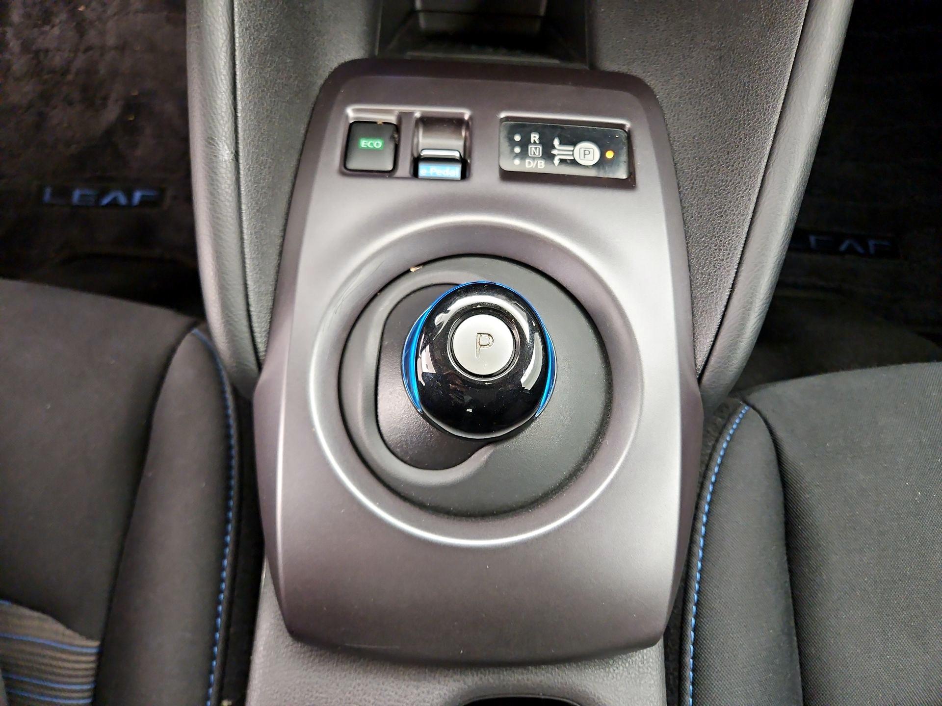 Thumbnail: 2023 Nissan Leaf - 17