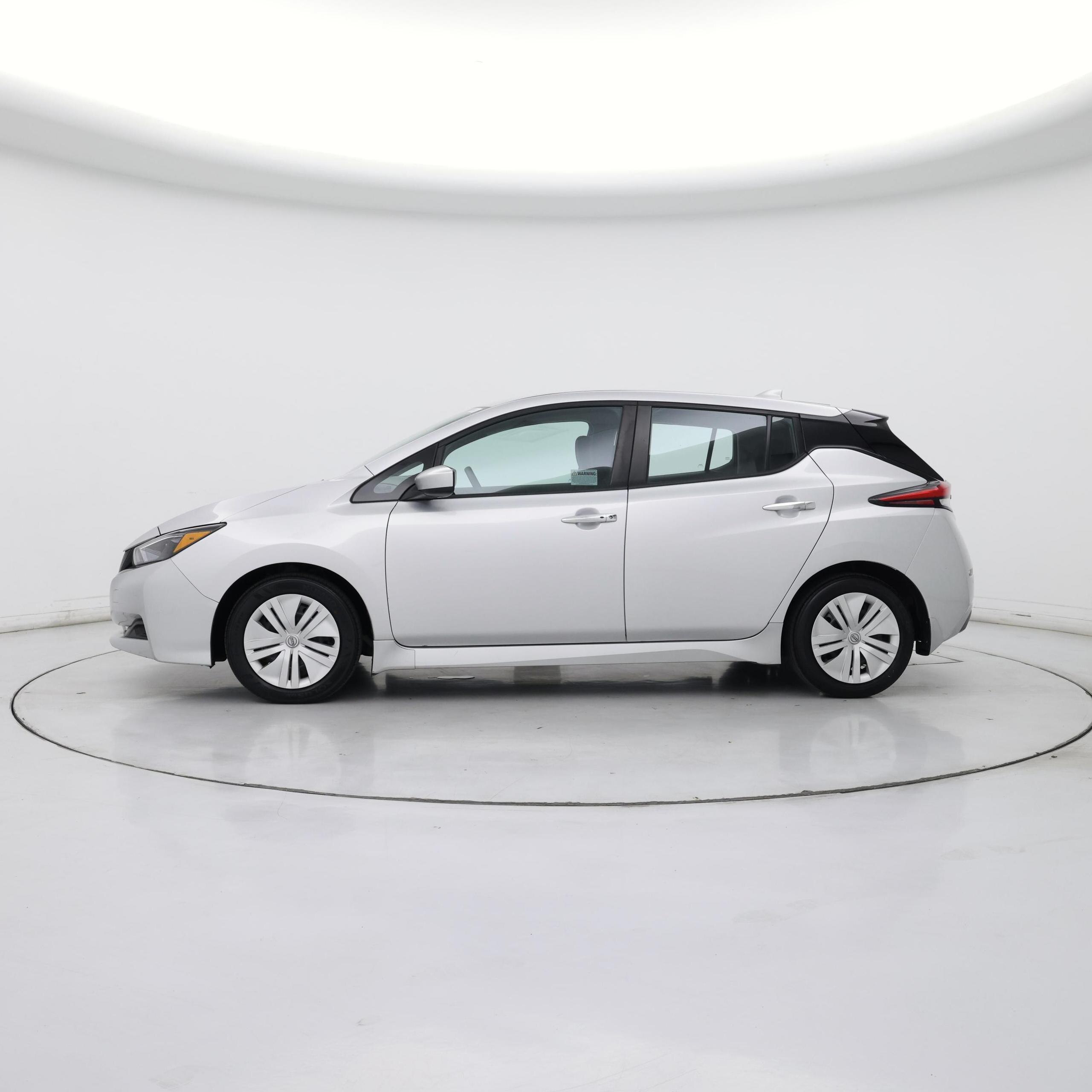 Thumbnail: 2023 Nissan Leaf - 3