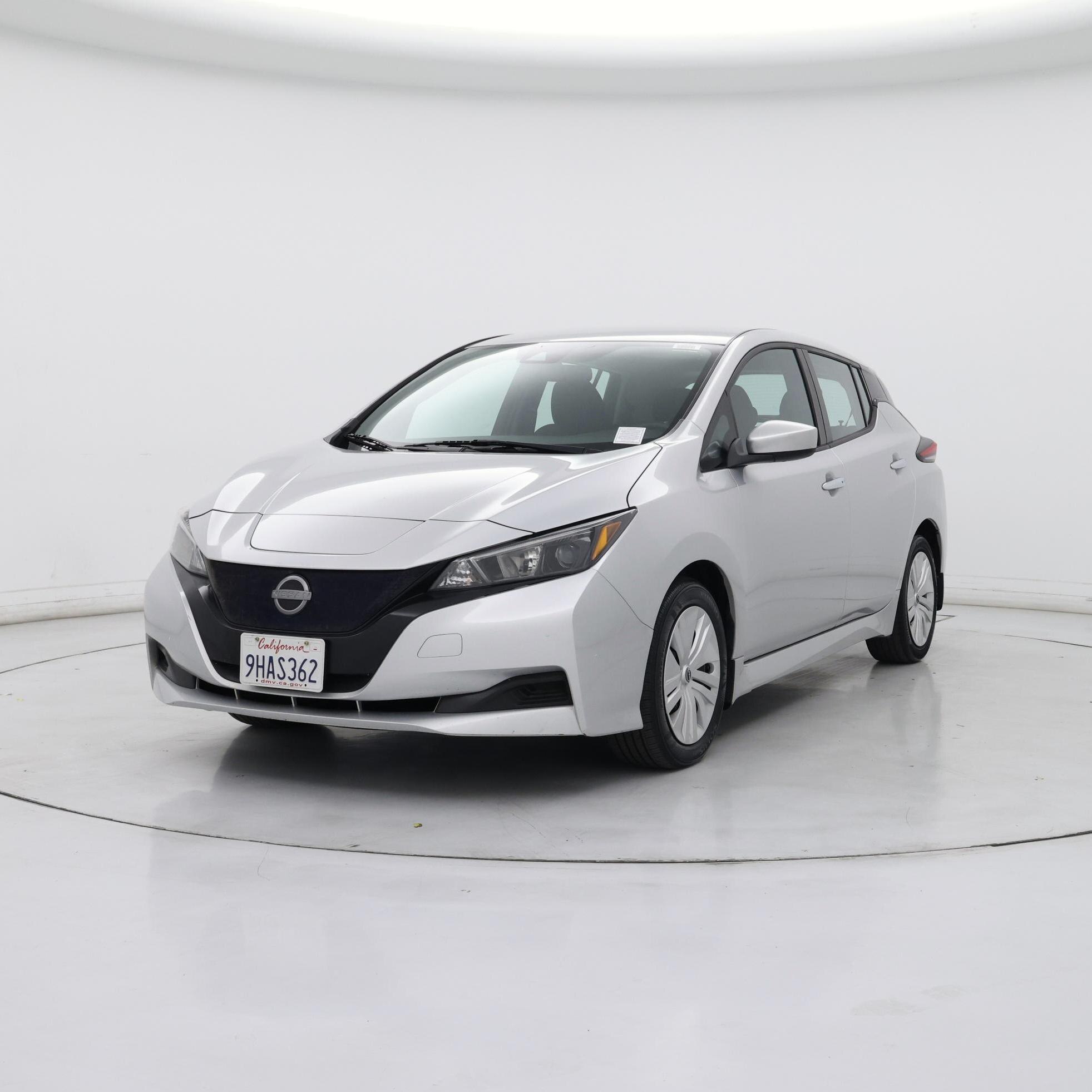 Thumbnail: 2023 Nissan Leaf - 4