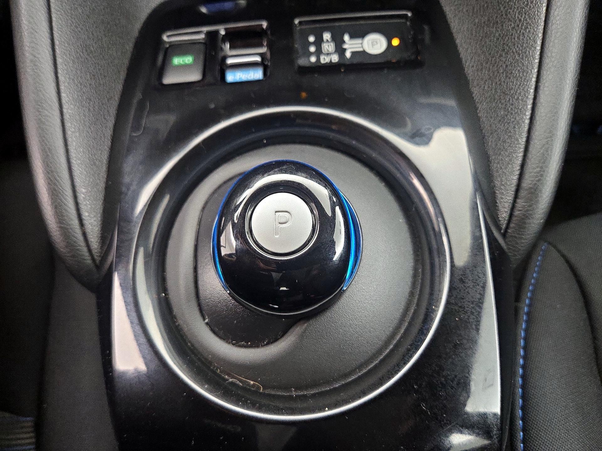 Thumbnail: 2025 Nissan Leaf - 18