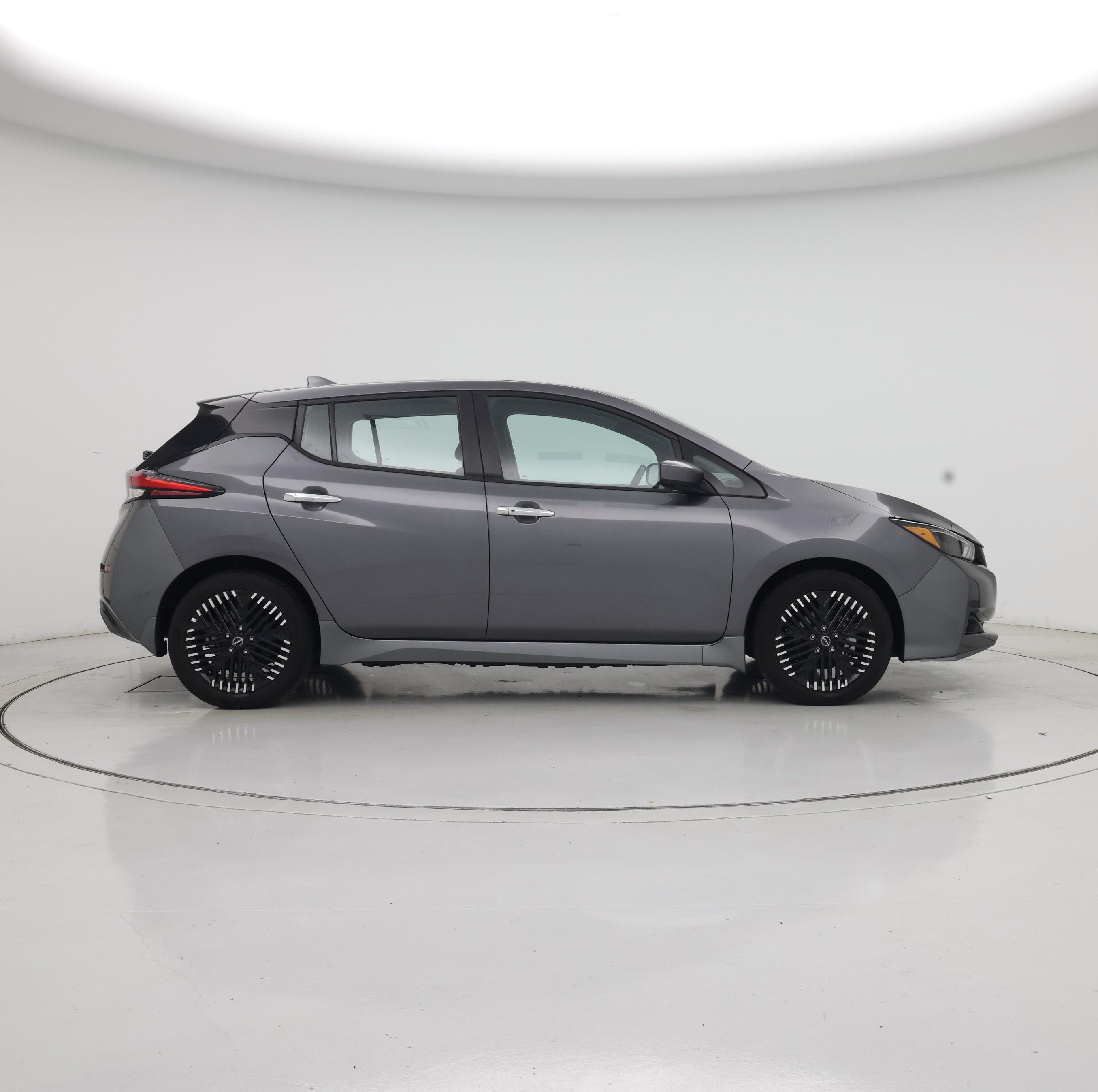 Thumbnail: 2025 Nissan Leaf - 7