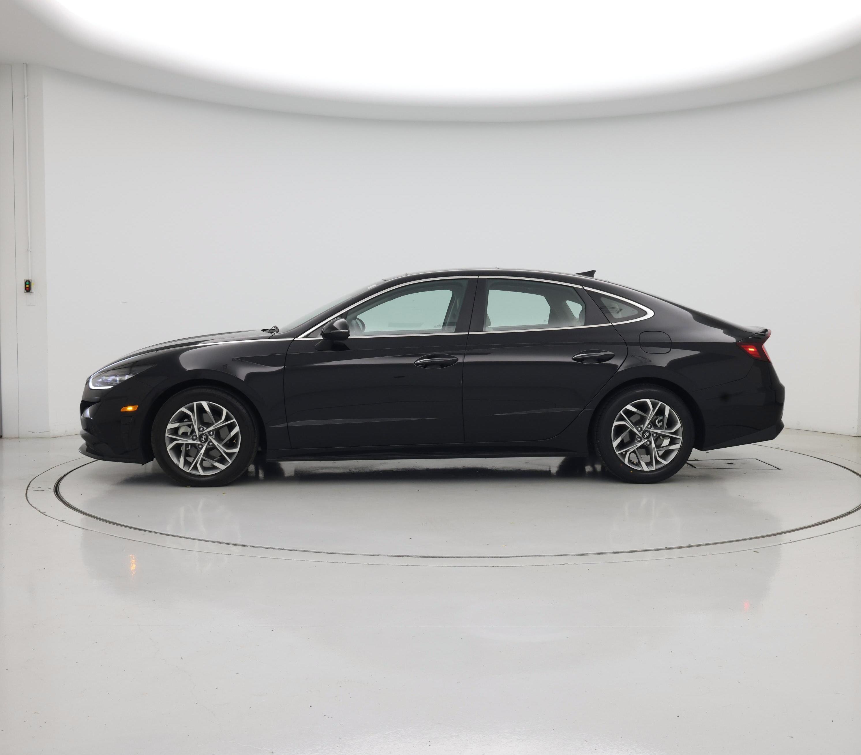 Thumbnail: 2023 Hyundai Sonata - 3