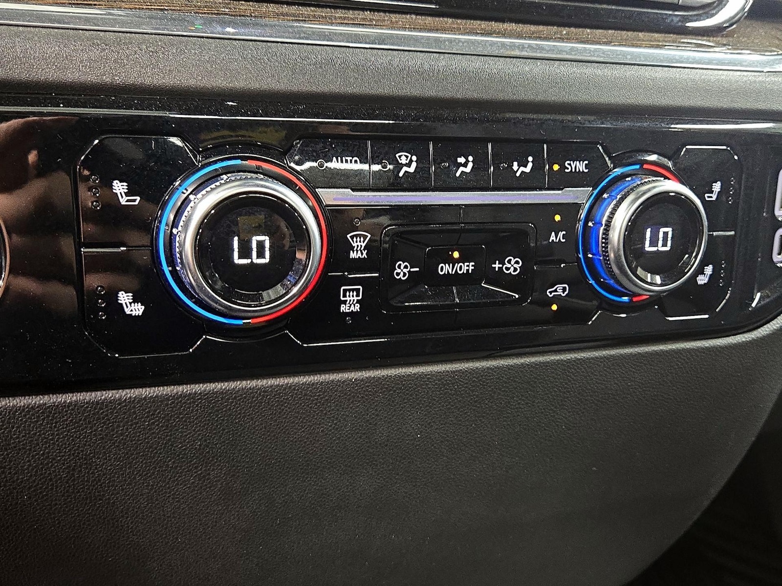 2024 GMC Sierra 1500 Elevation - Photo 17