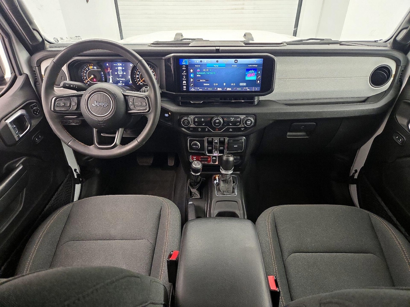 2024 Jeep Wrangler 4-Door Willys - Photo 10