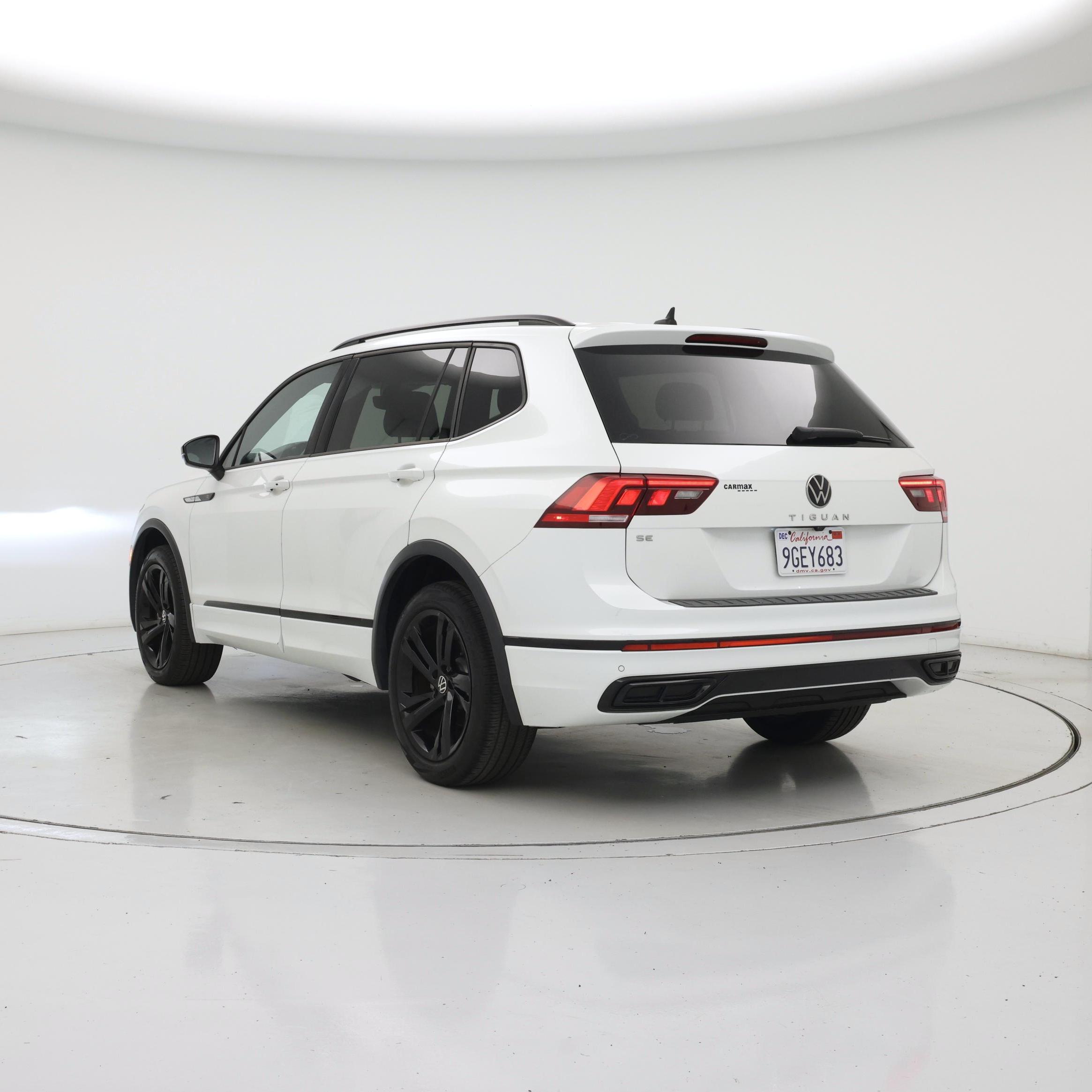 Thumbnail: 2023 Volkswagen Tiguan - 2