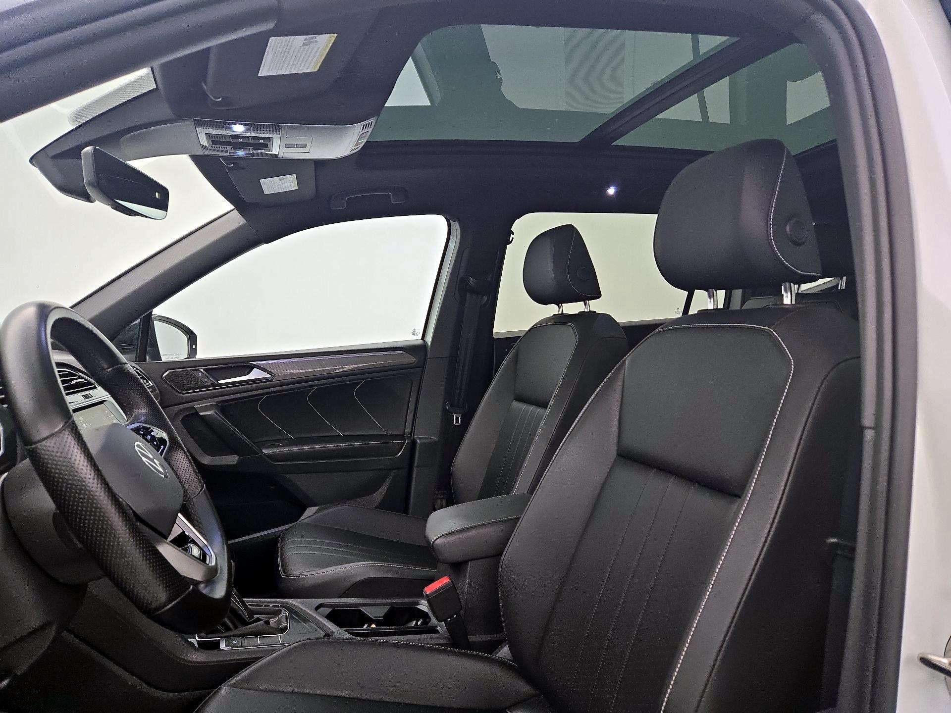 Thumbnail: 2023 Volkswagen Tiguan - 19