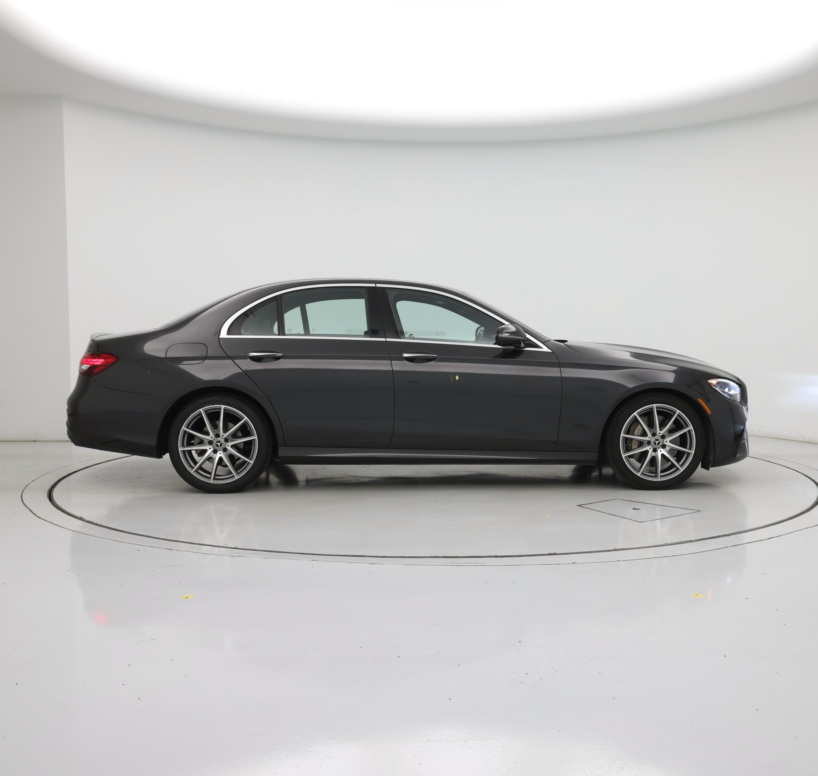 Thumbnail: 2022 Mercedes-Benz E-Class - 7