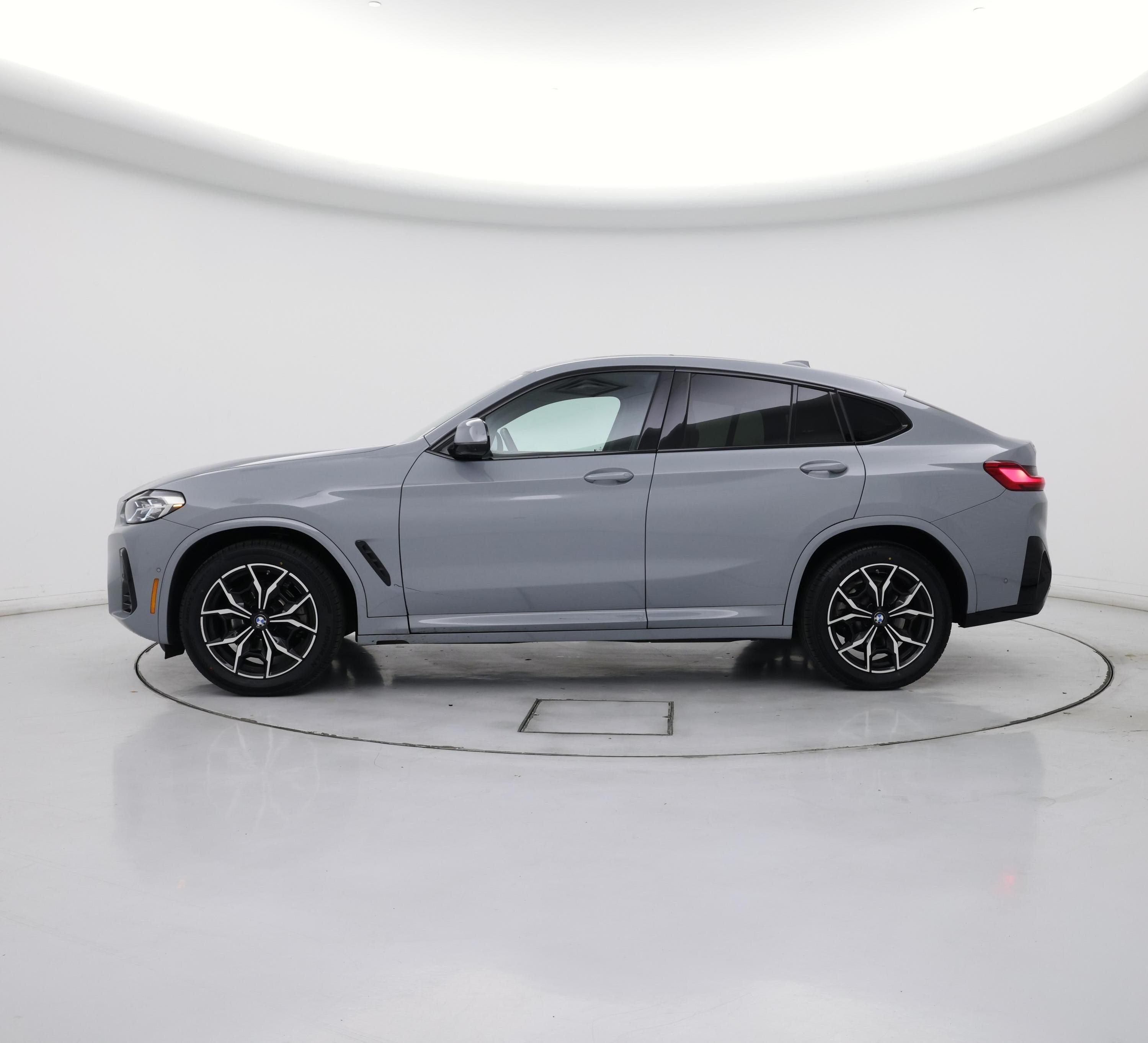 Thumbnail: 2023 BMW X4 - 3