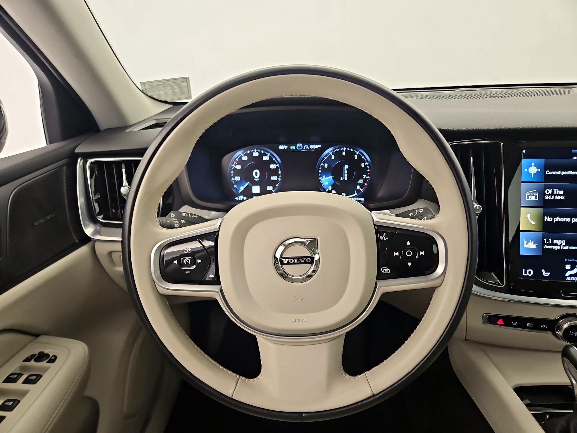Thumbnail: 2022 Volvo S60 - 10
