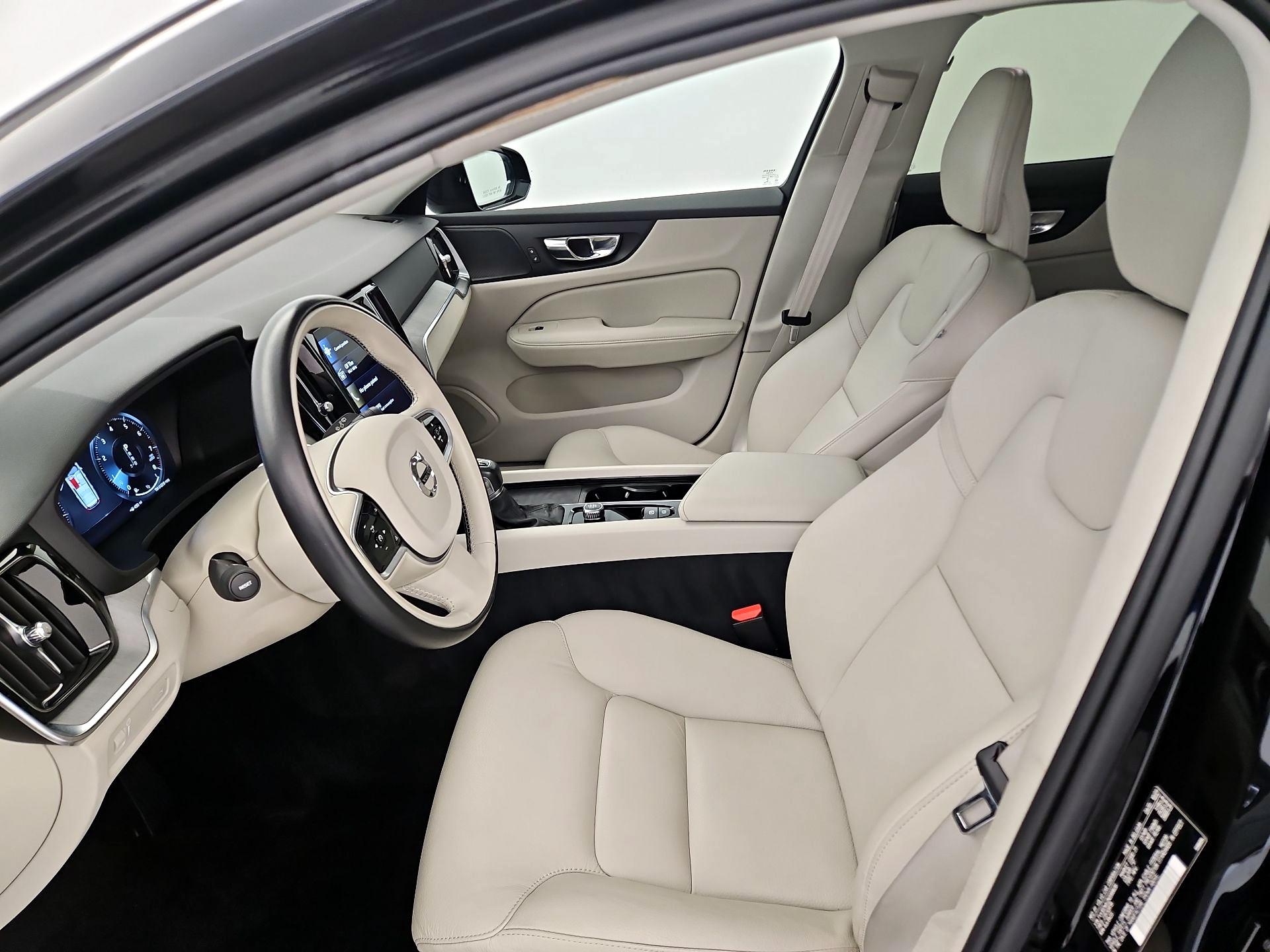 Thumbnail: 2022 Volvo S60 - 11