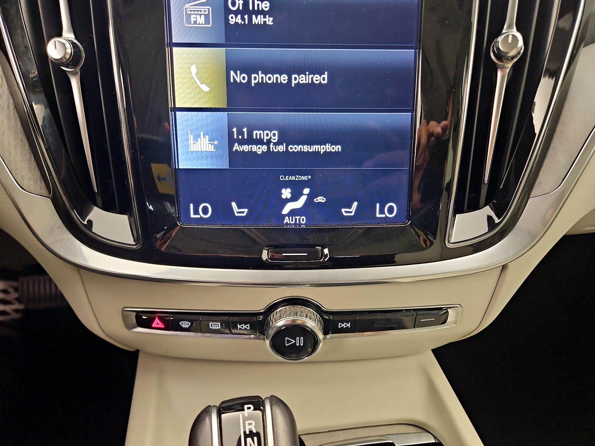 Thumbnail: 2022 Volvo S60 - 16
