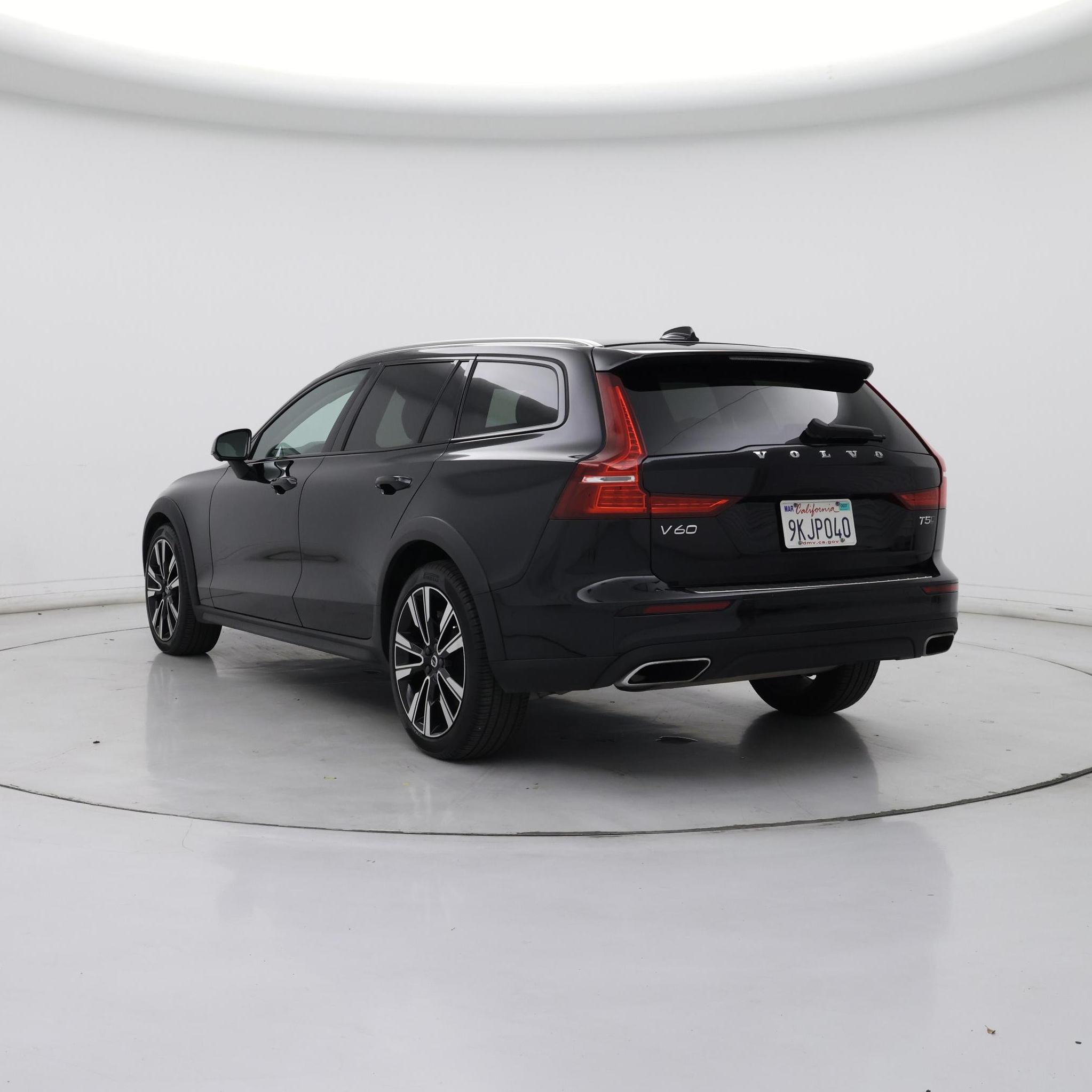 Thumbnail: 2022 Volvo S60 - 2