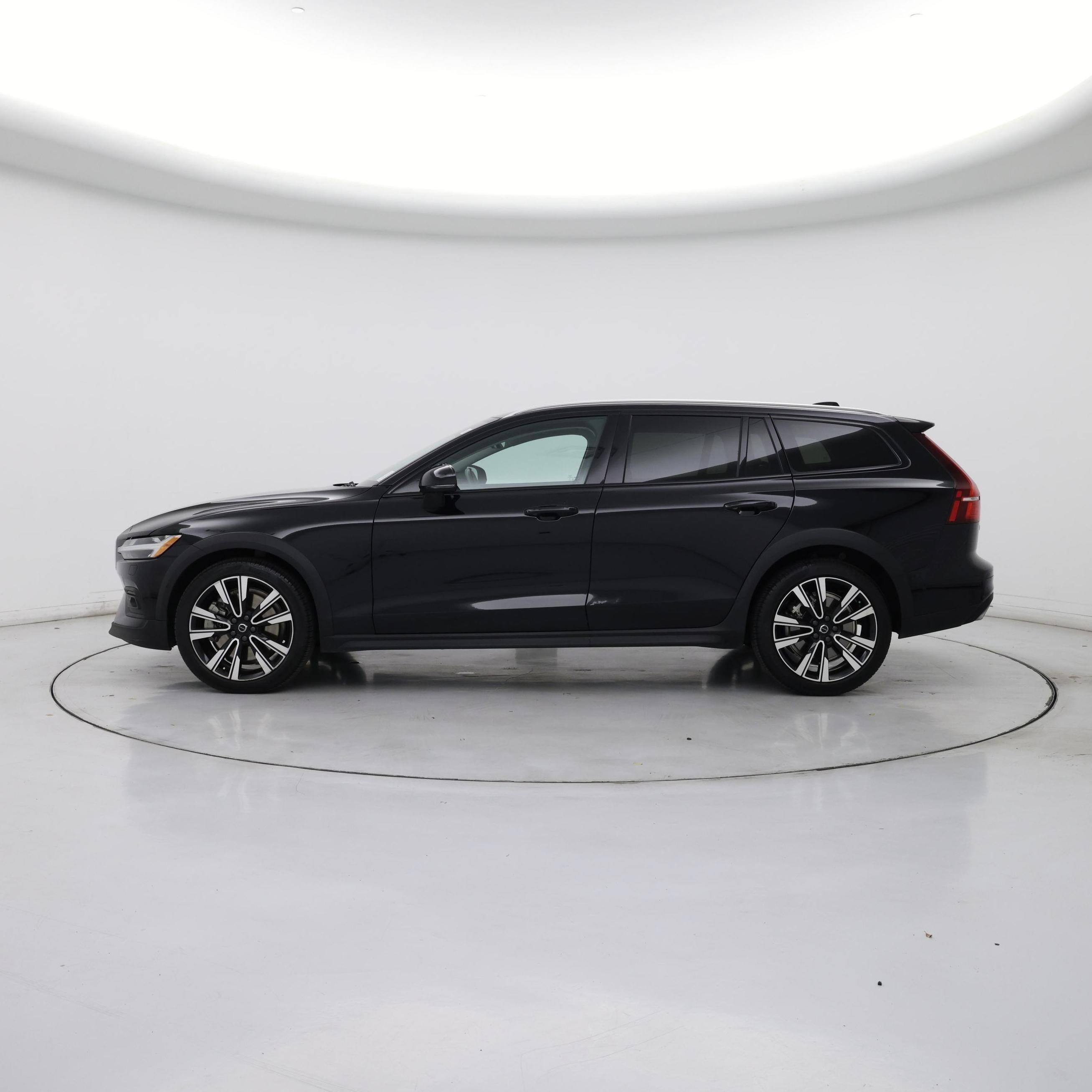 Thumbnail: 2022 Volvo S60 - 3