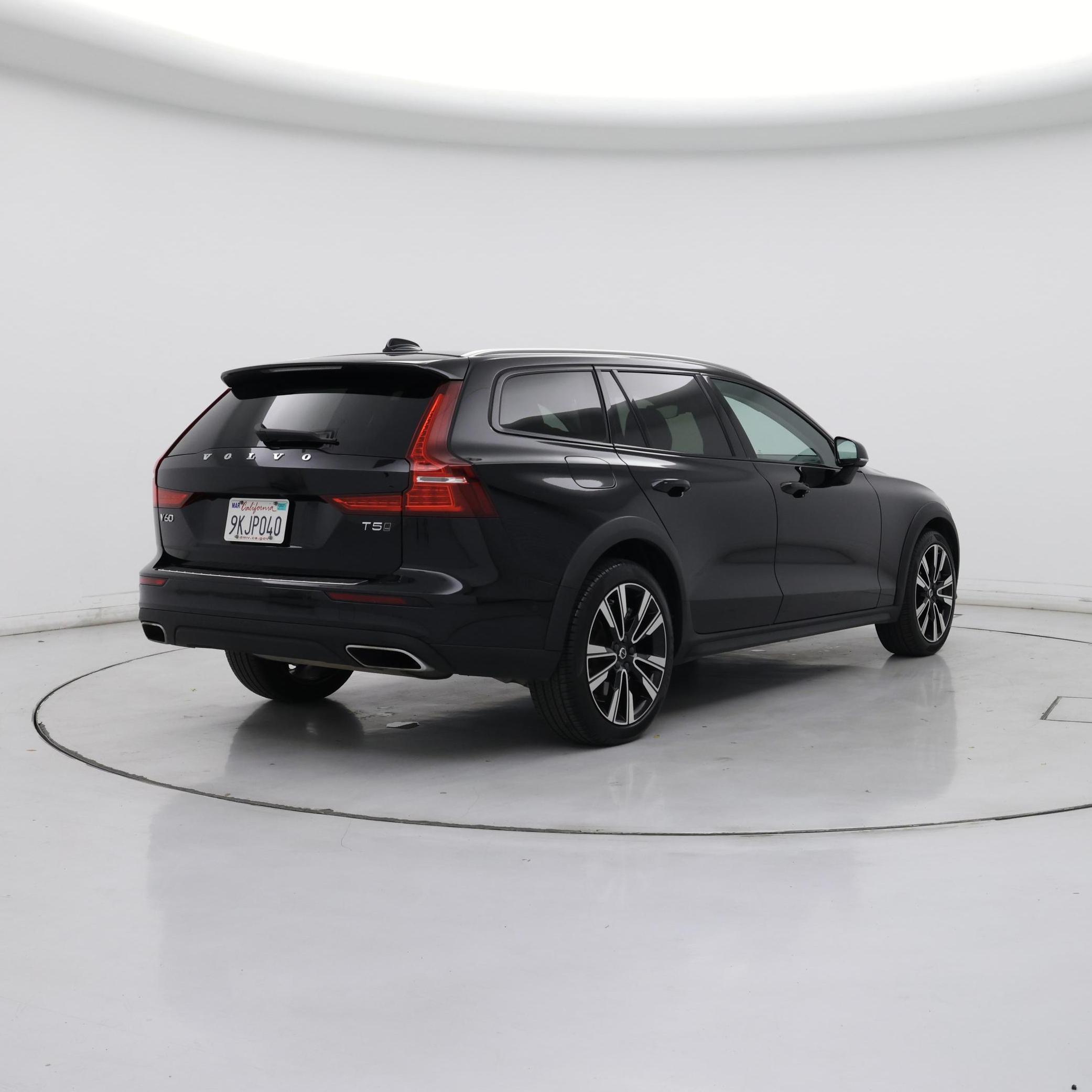 Thumbnail: 2022 Volvo S60 - 8