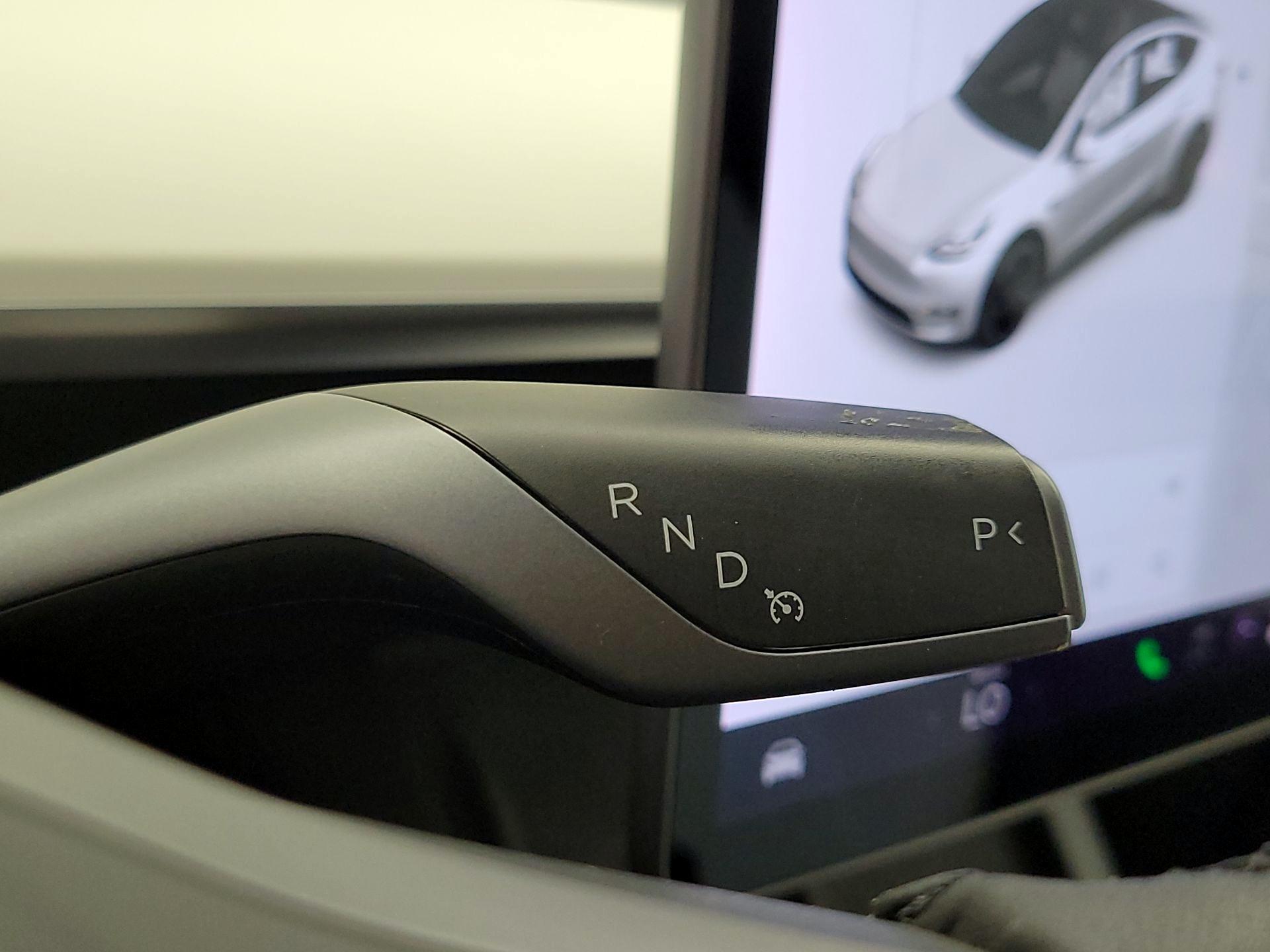 Thumbnail: 2022 Tesla Model Y - 17