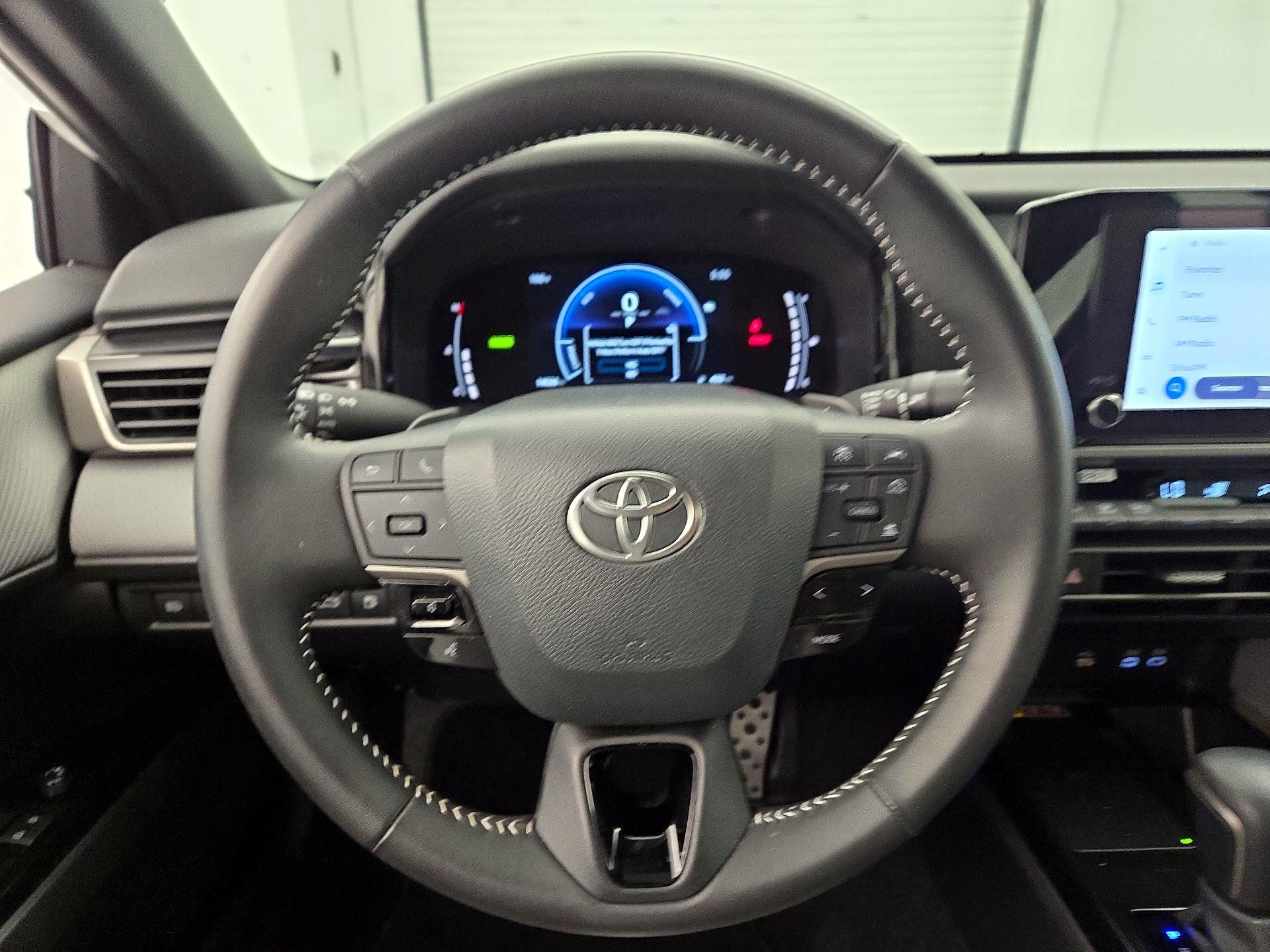 Thumbnail: 2025 Toyota Camry - 10