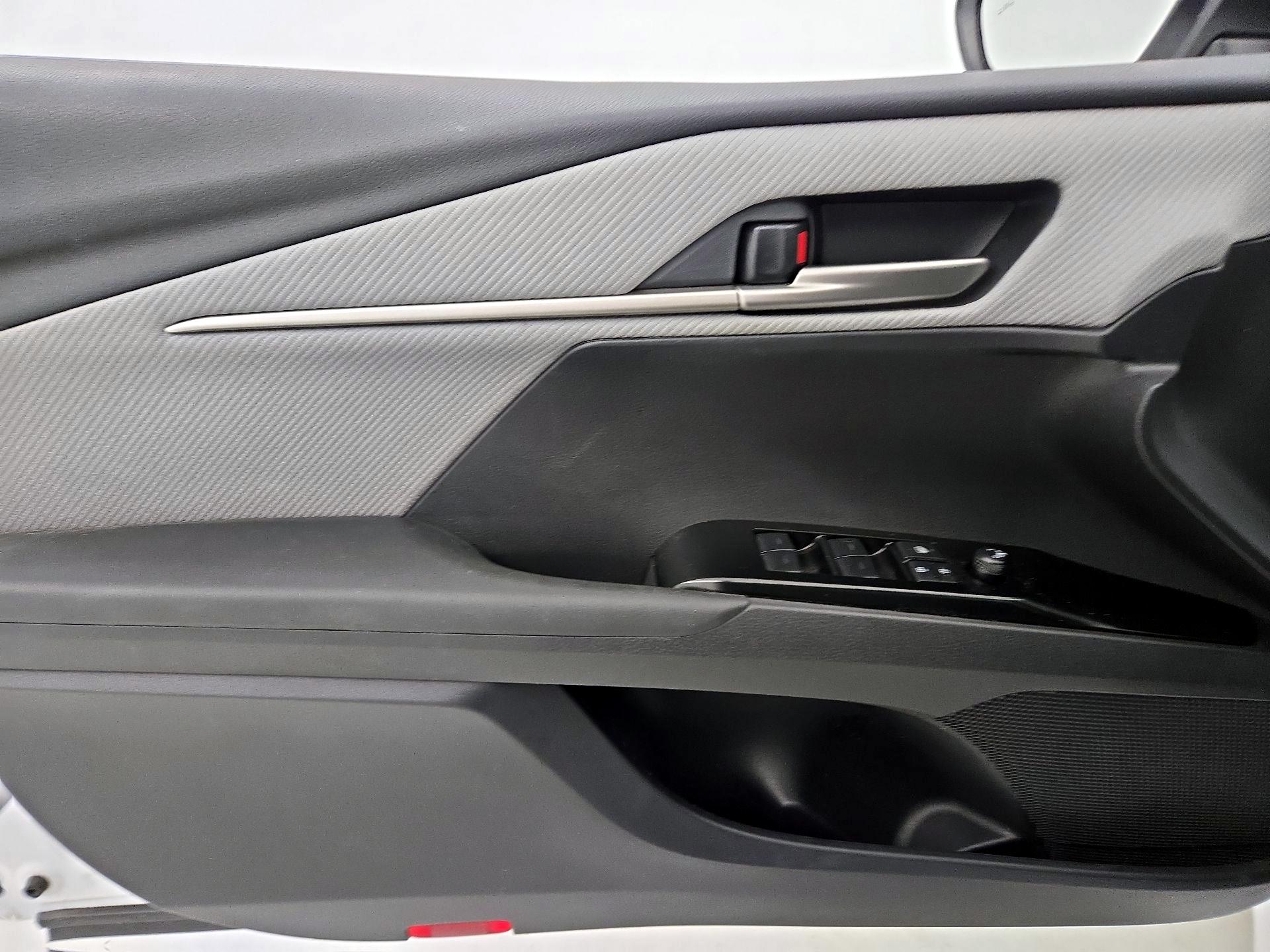 Thumbnail: 2025 Toyota Camry - 12