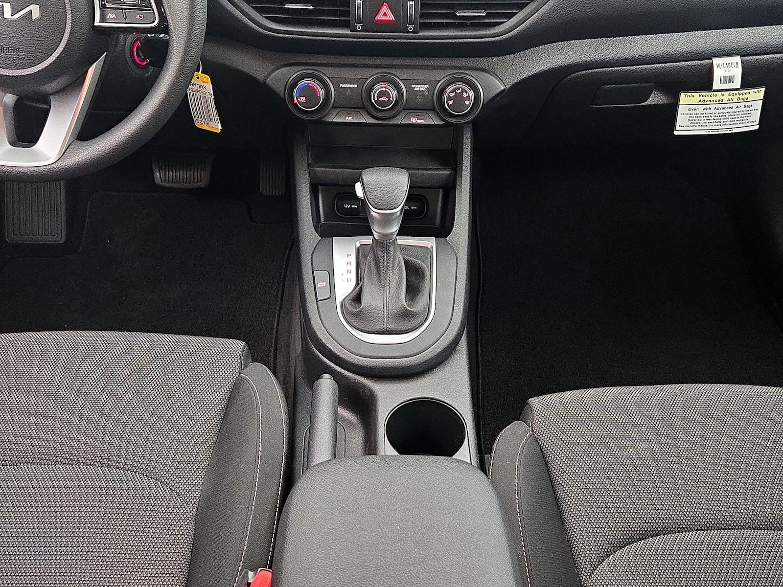 2023 Kia Forte LXS - Photo 18