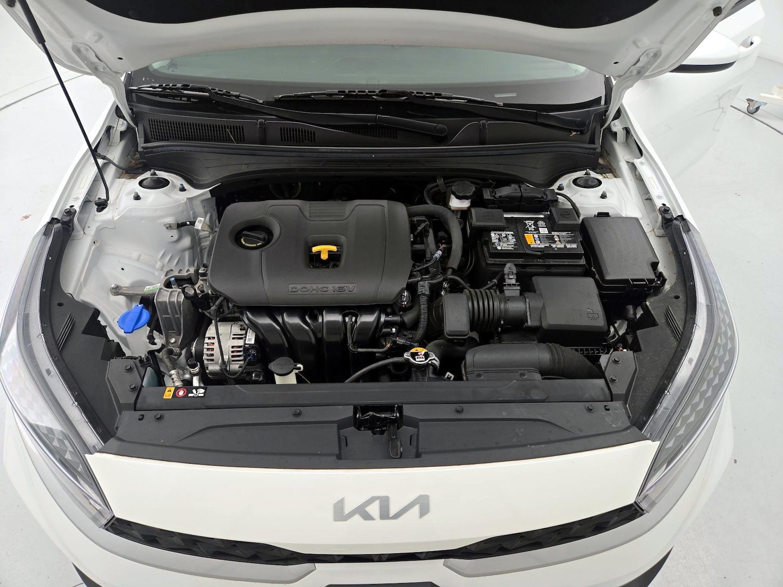2023 Kia Forte LXS - Photo 22