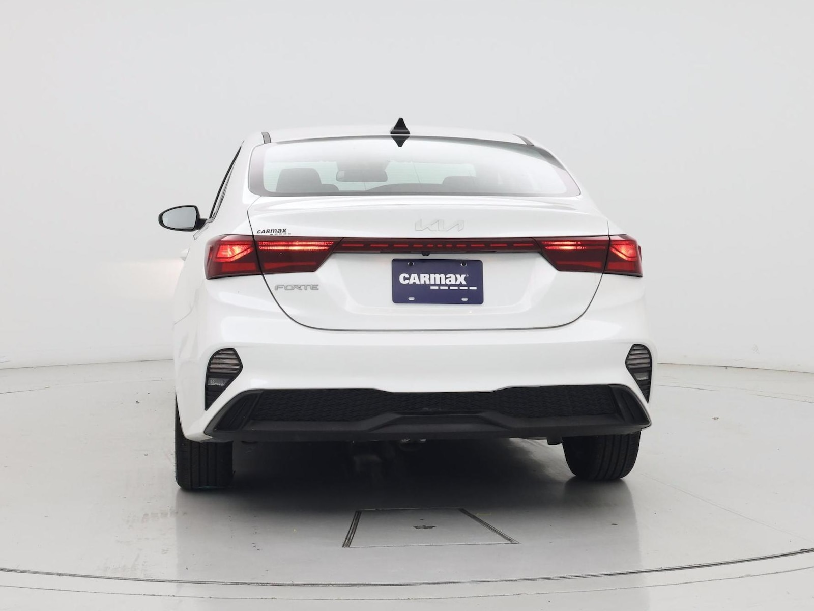 2023 Kia Forte LXS - Photo 7