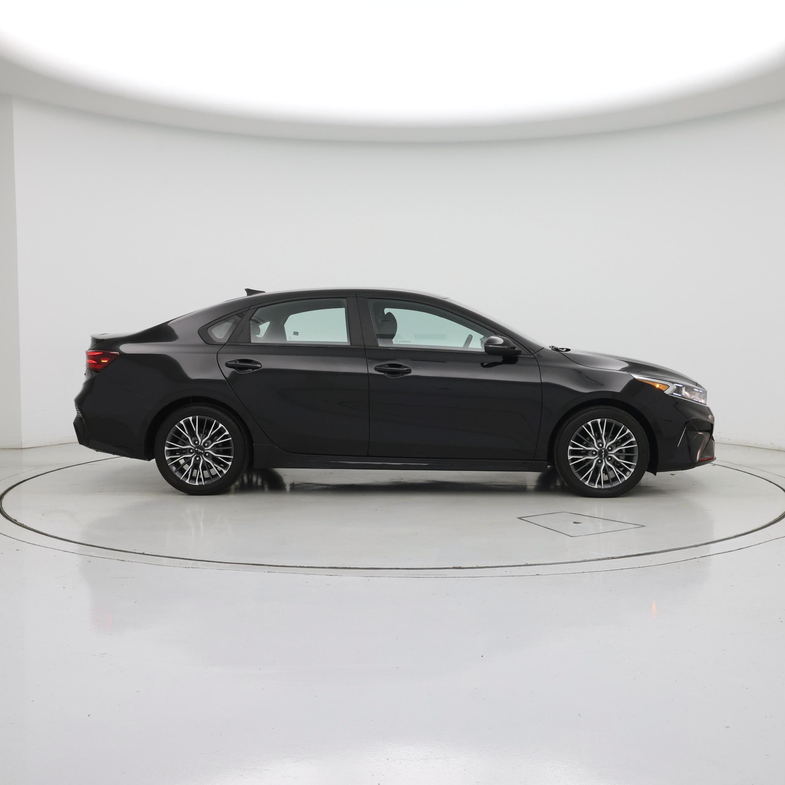 Thumbnail: 2023 Kia Forte - 7