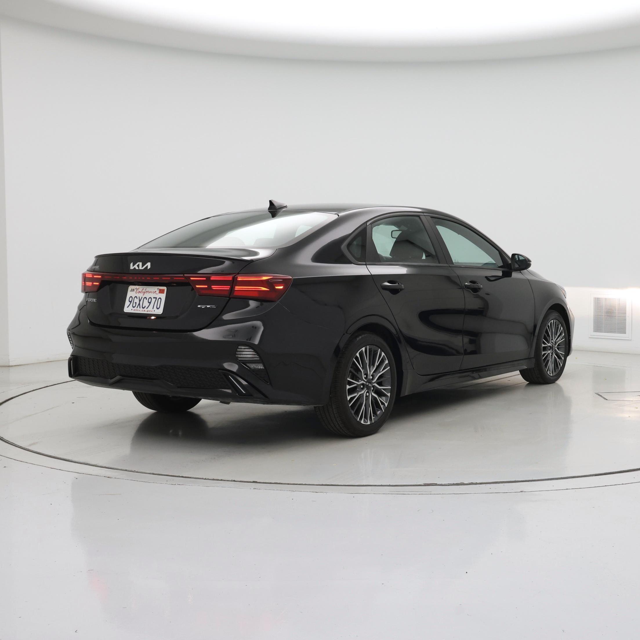Thumbnail: 2023 Kia Forte - 8