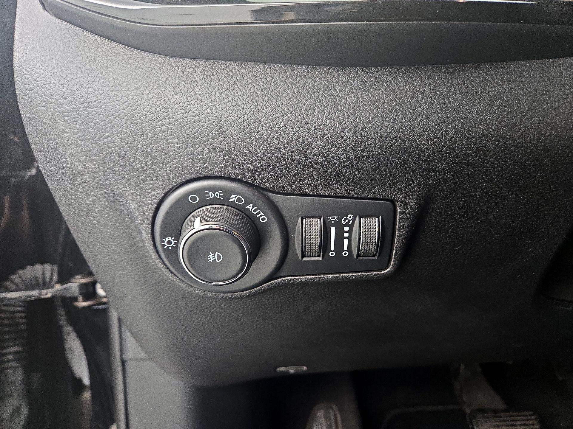 Thumbnail: 2023 Jeep Compass - 13