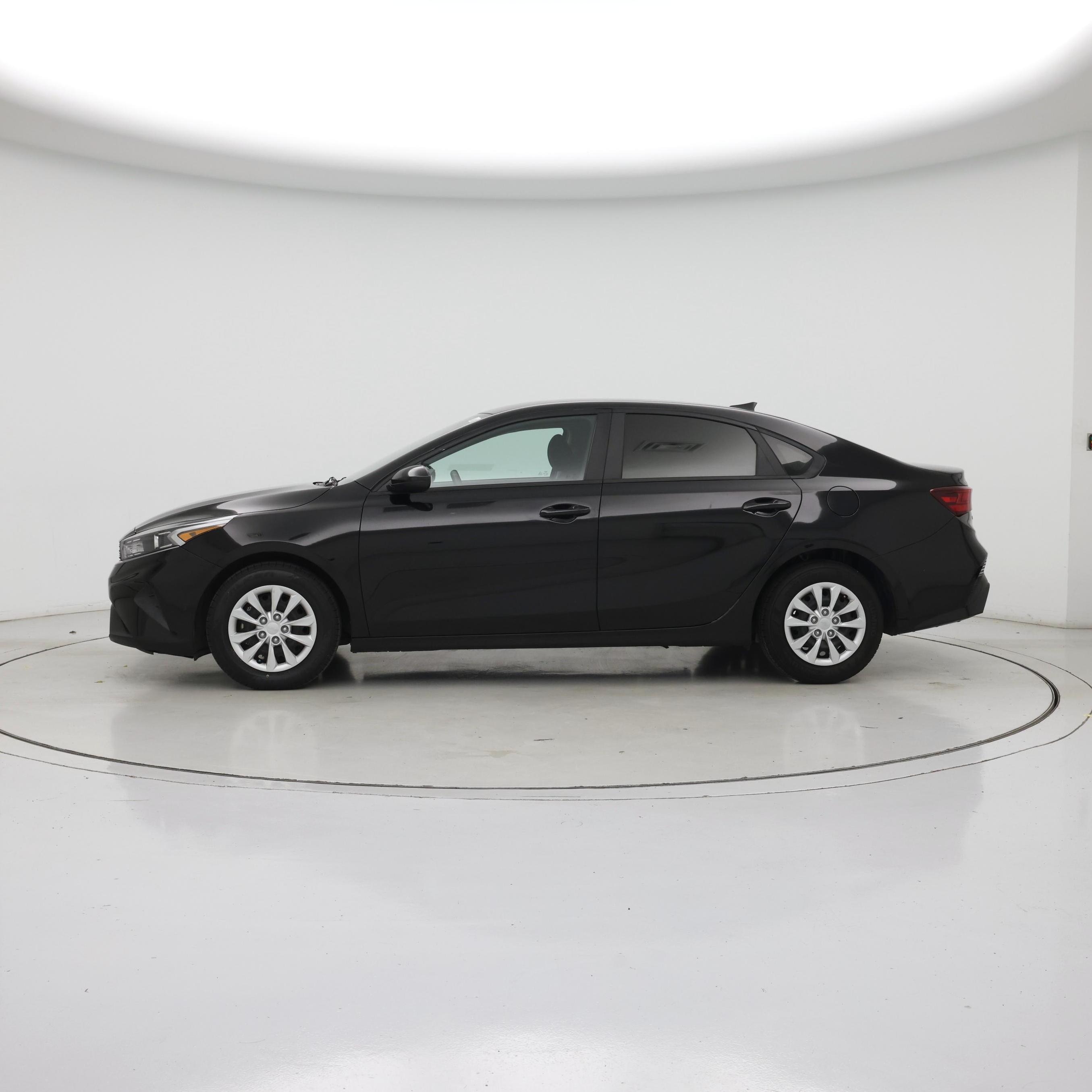Thumbnail: 2024 Kia Forte - 3