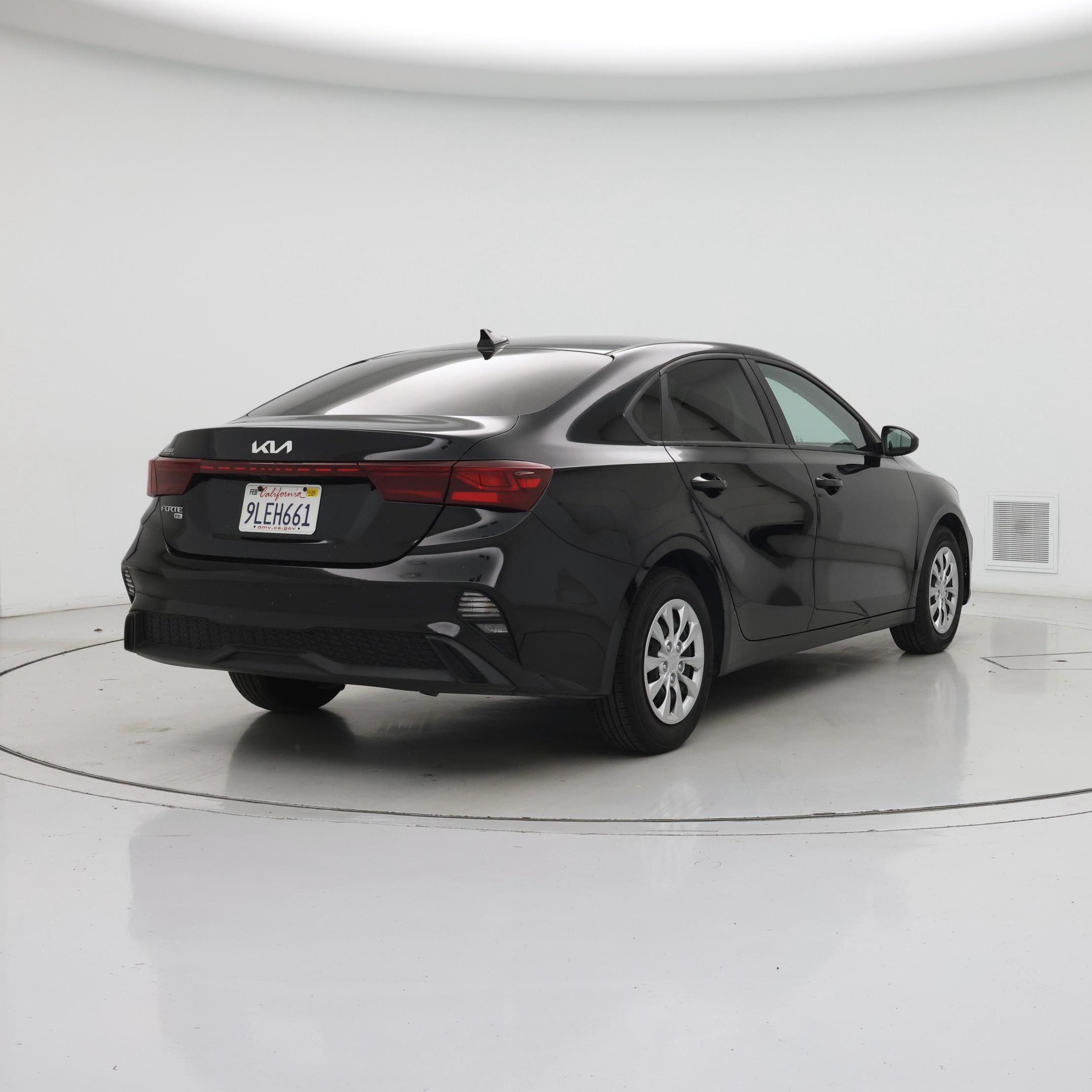 Thumbnail: 2024 Kia Forte - 8