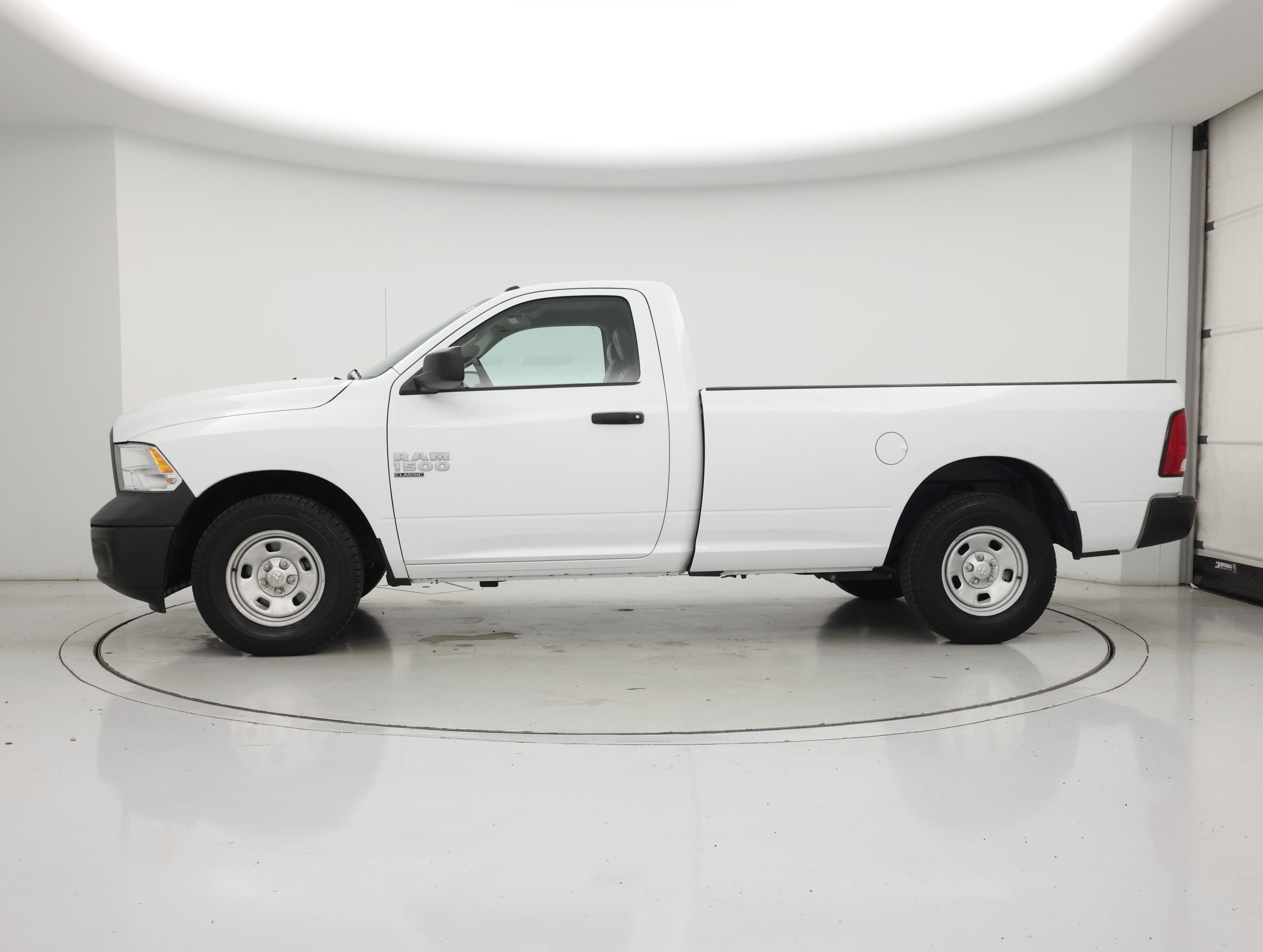 Thumbnail: 2023 RAM 1500 Classic - 3