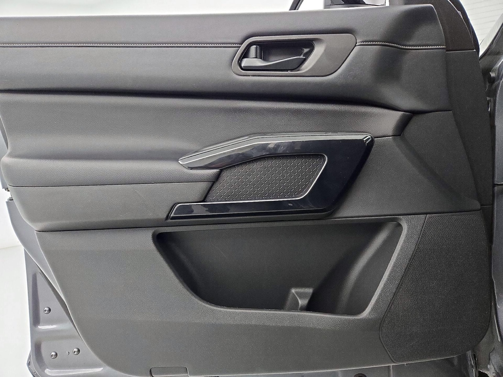 2024 Nissan Pathfinder S - Photo 13