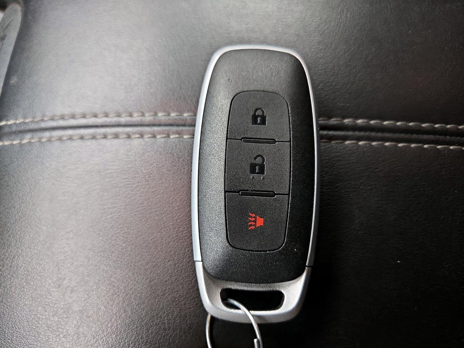 2024 Nissan Pathfinder S - Photo 25