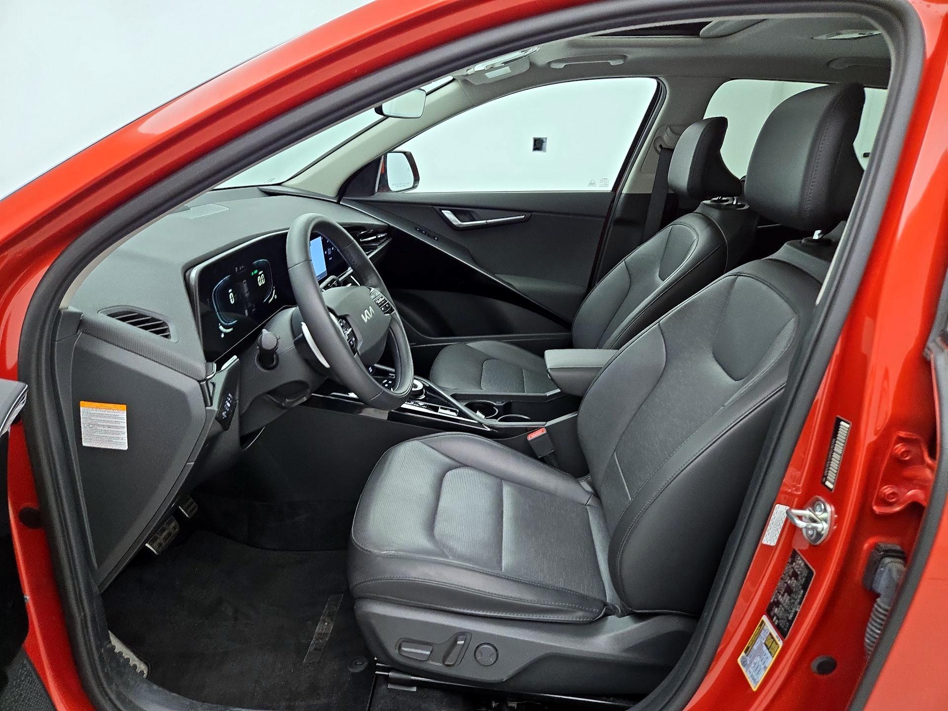 Thumbnail: 2023 Kia Niro - 11