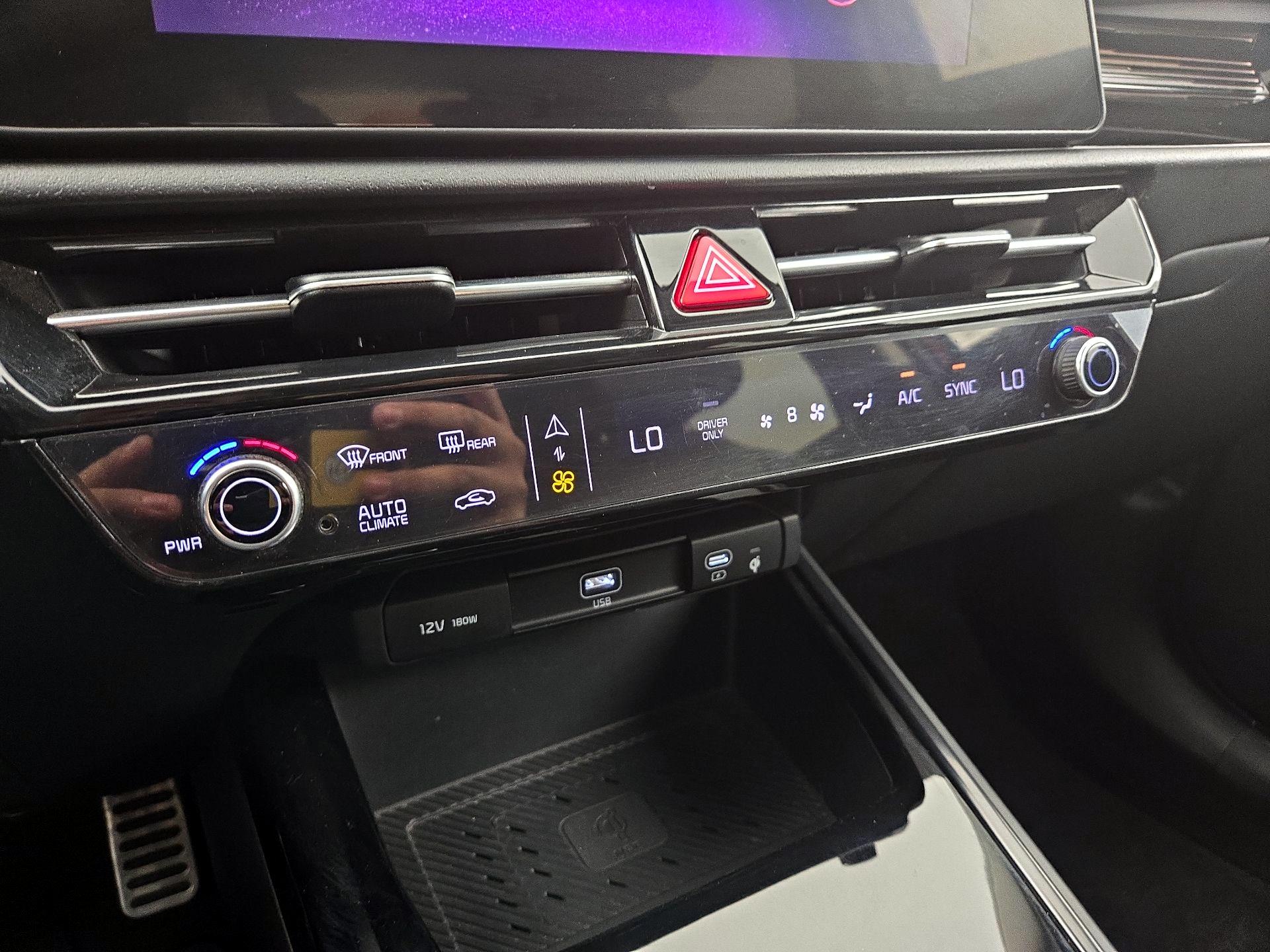 Thumbnail: 2023 Kia Niro - 17