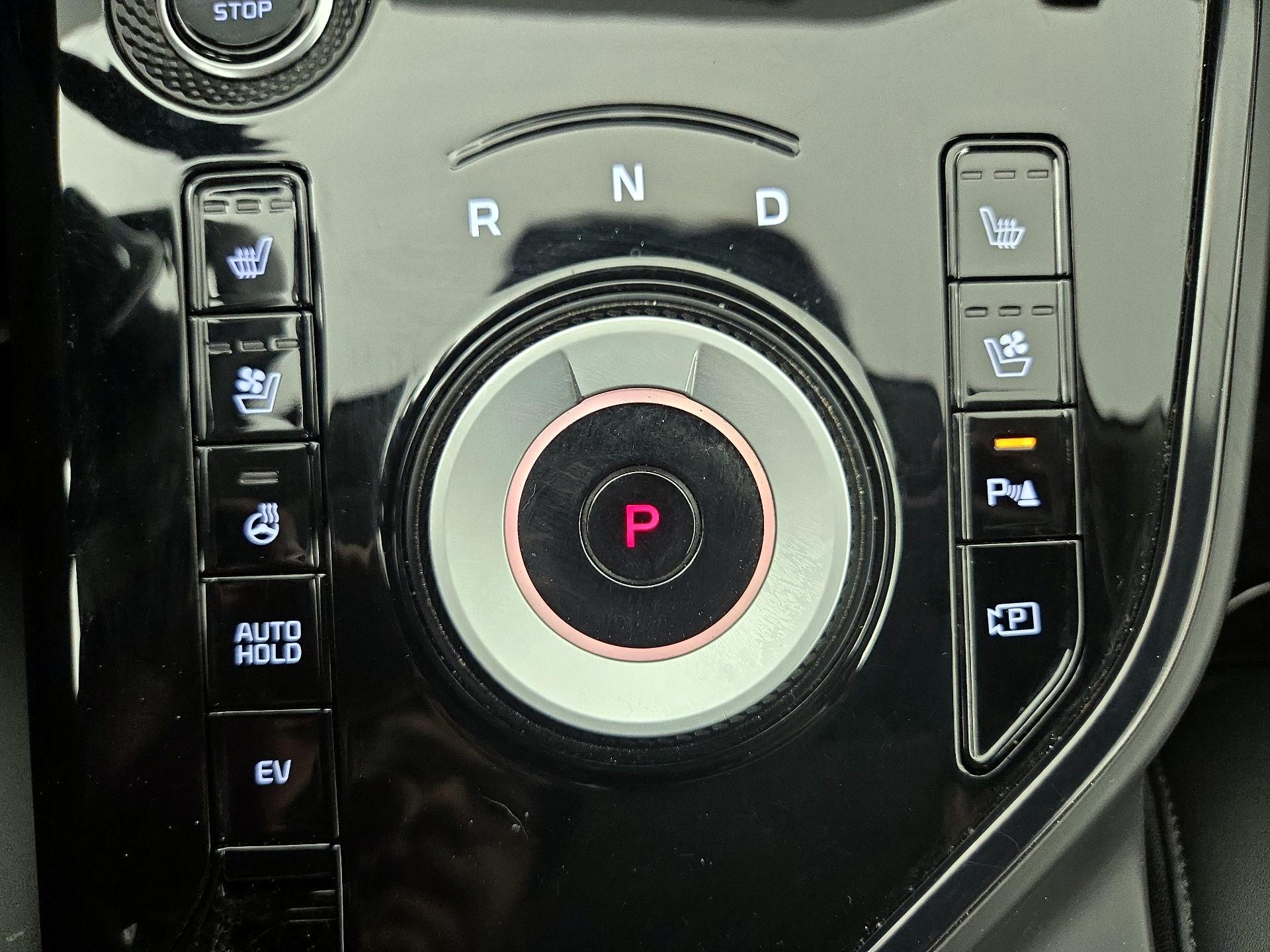 Thumbnail: 2023 Kia Niro - 18
