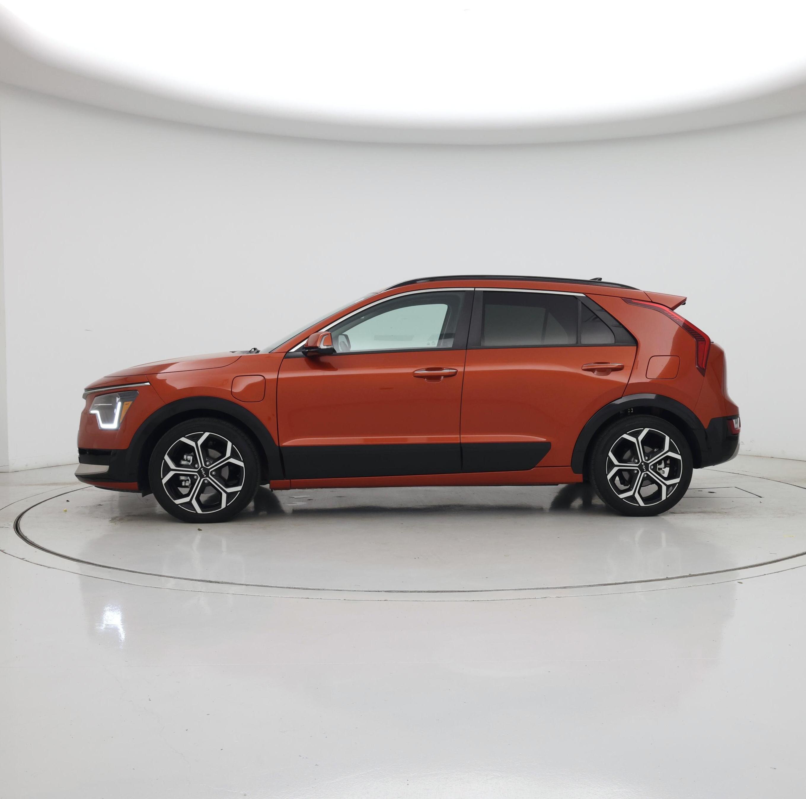 Thumbnail: 2023 Kia Niro - 3