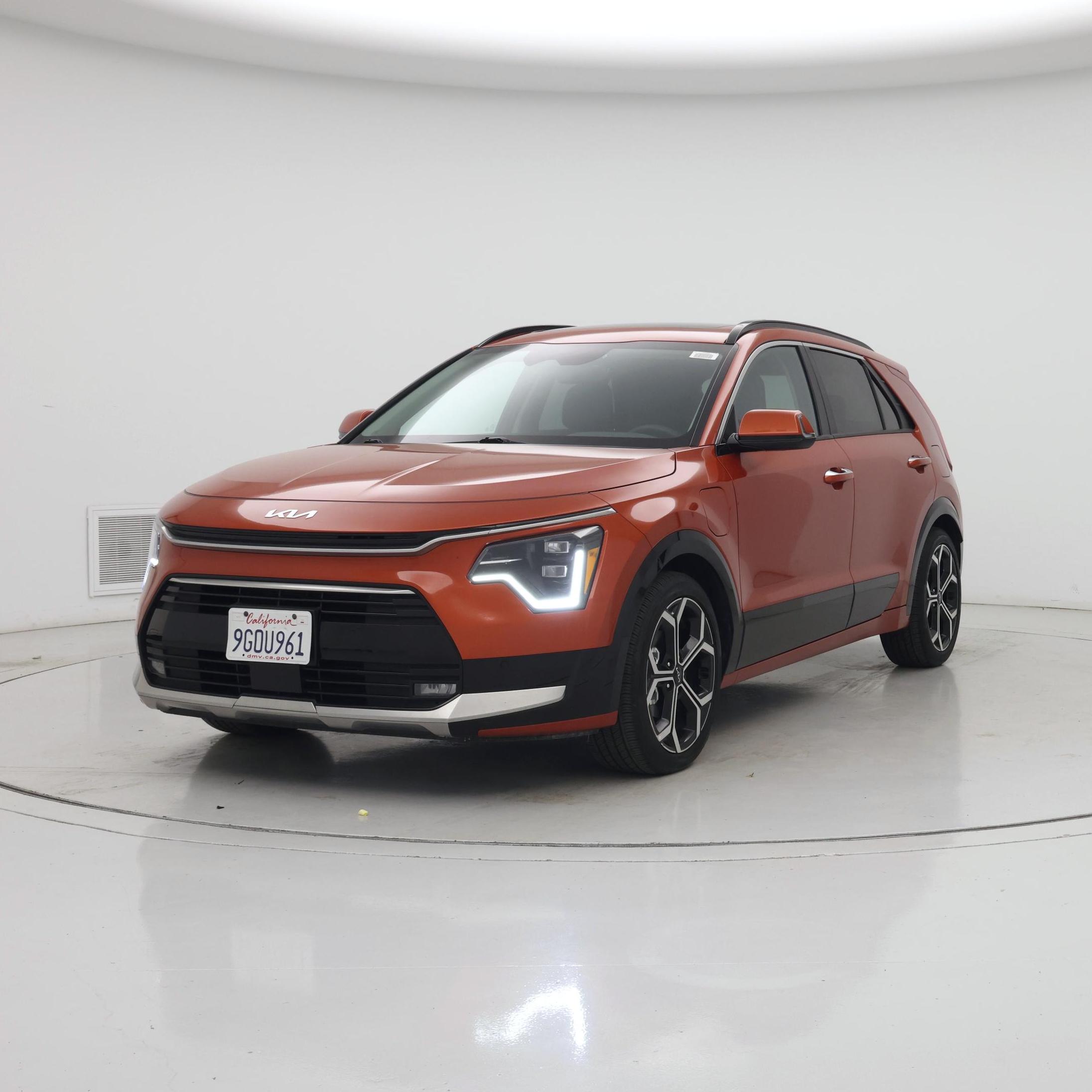 Thumbnail: 2023 Kia Niro - 4