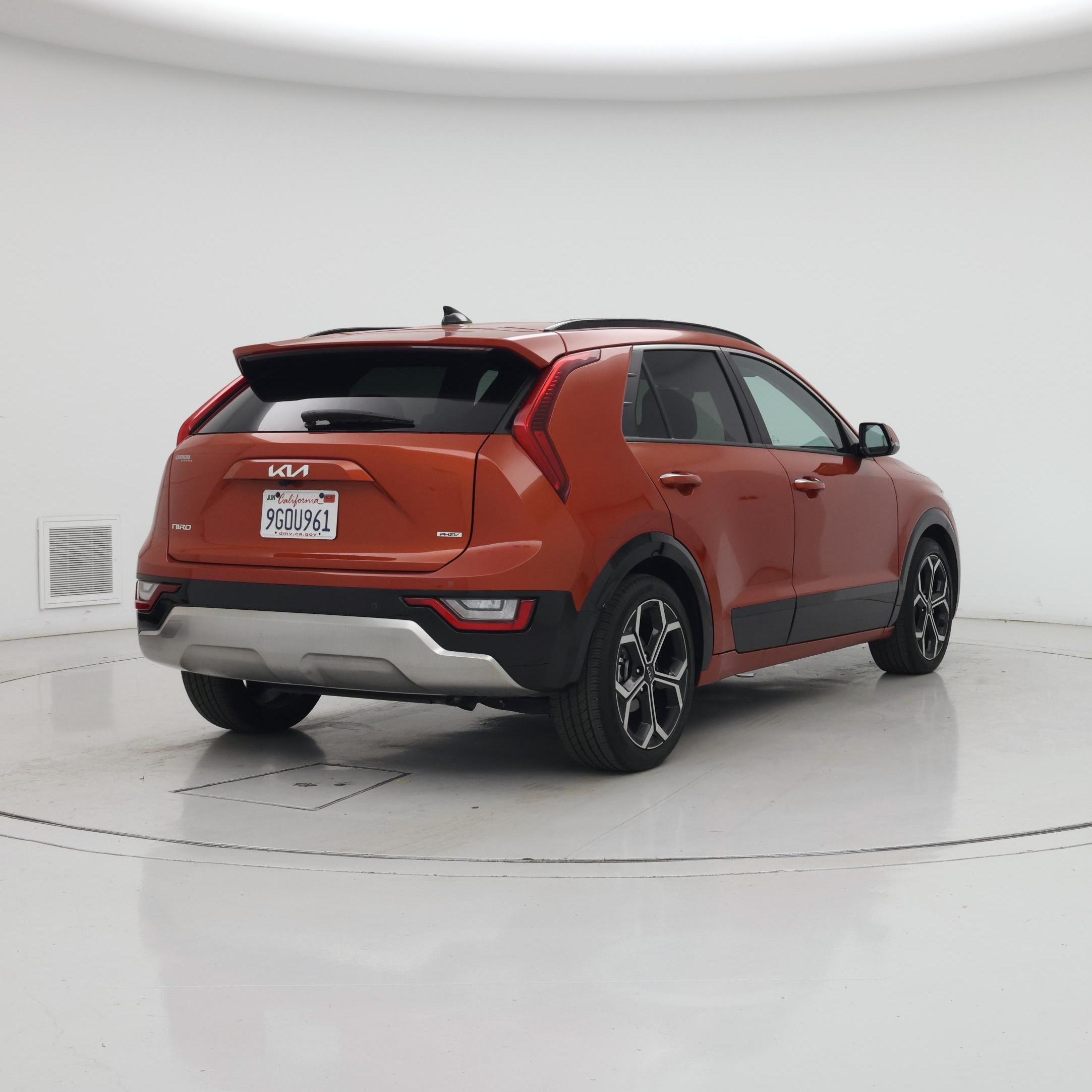 Thumbnail: 2023 Kia Niro - 8