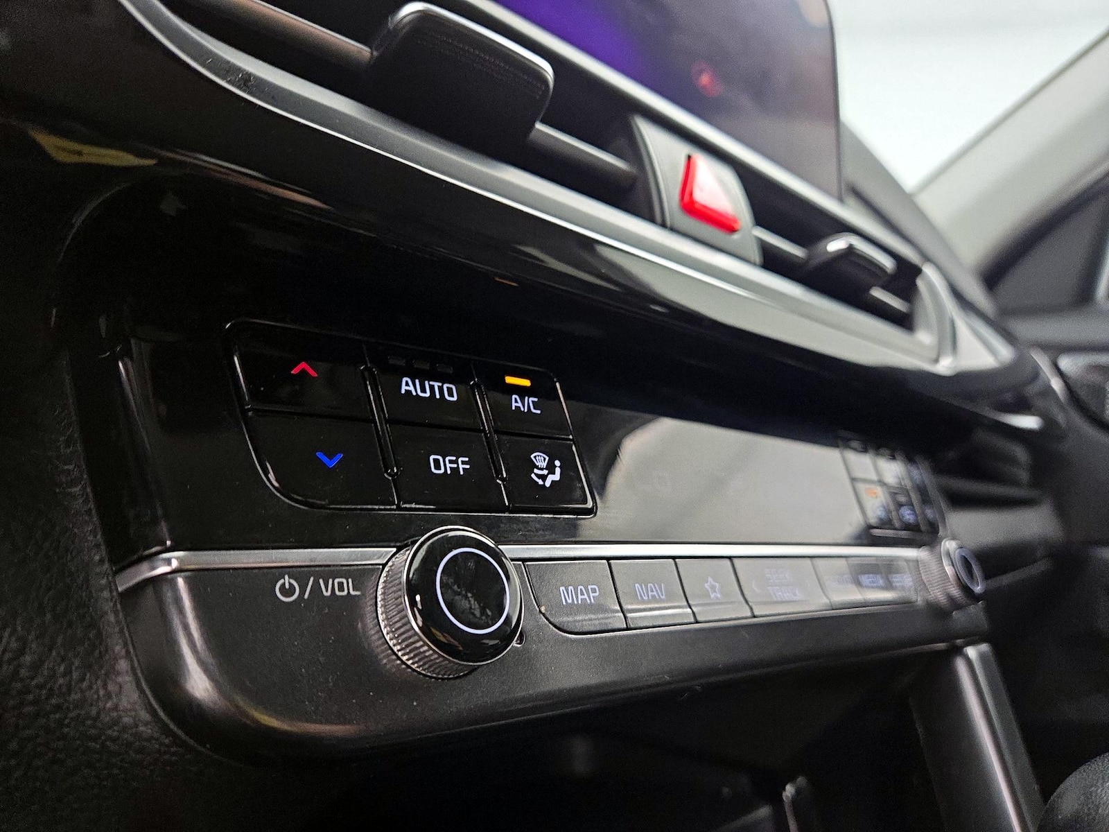 2024 Kia Seltos S - Photo 18