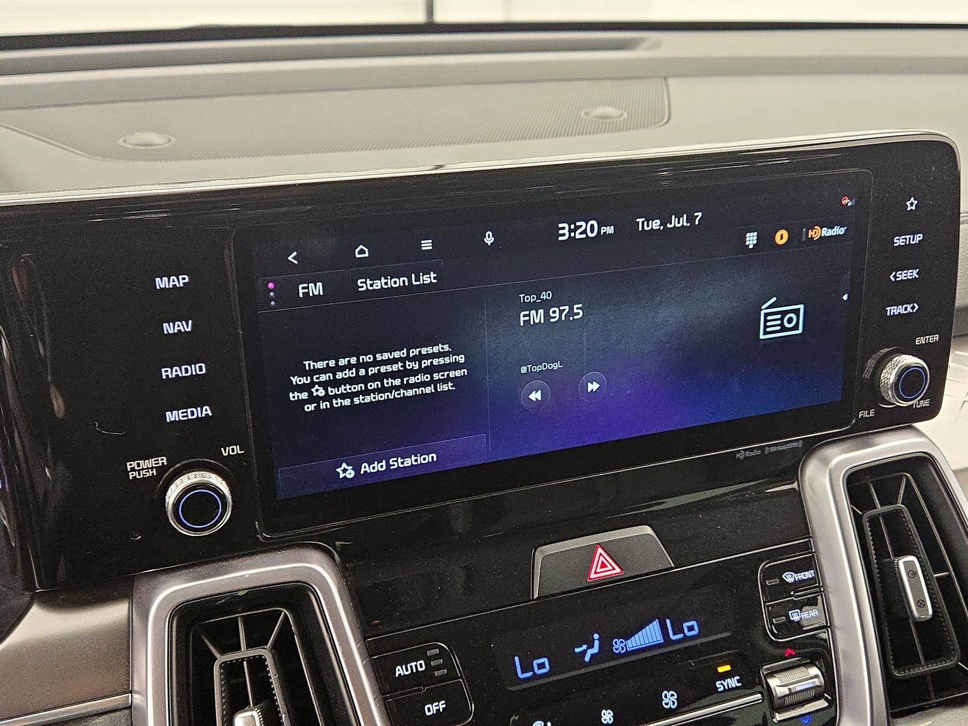Thumbnail: 2023 Kia Sorento - 16