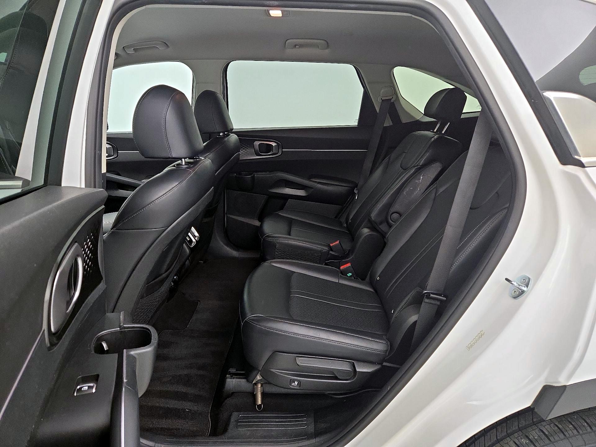 Thumbnail: 2023 Kia Sorento - 20